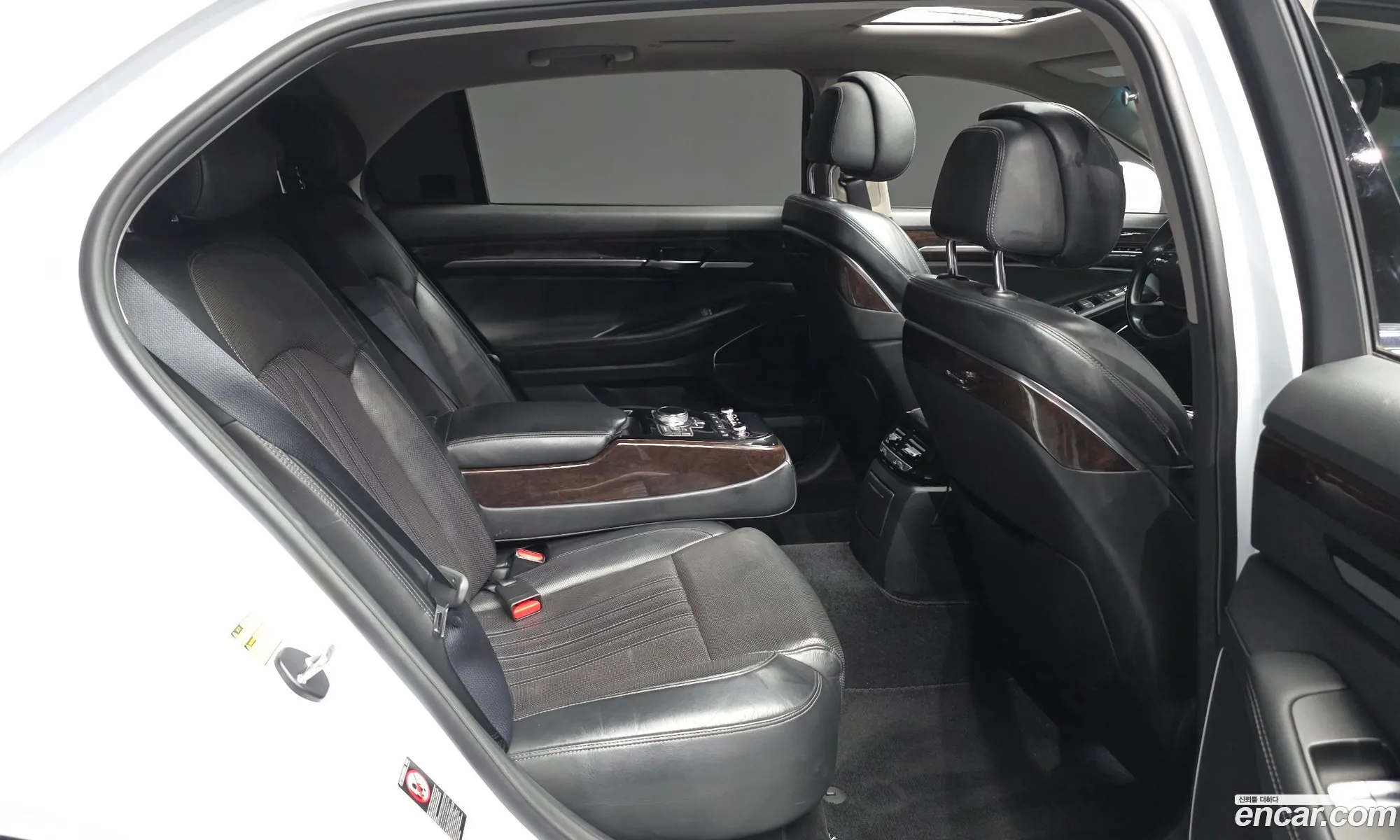 Genesis EQ900 2016 — 5