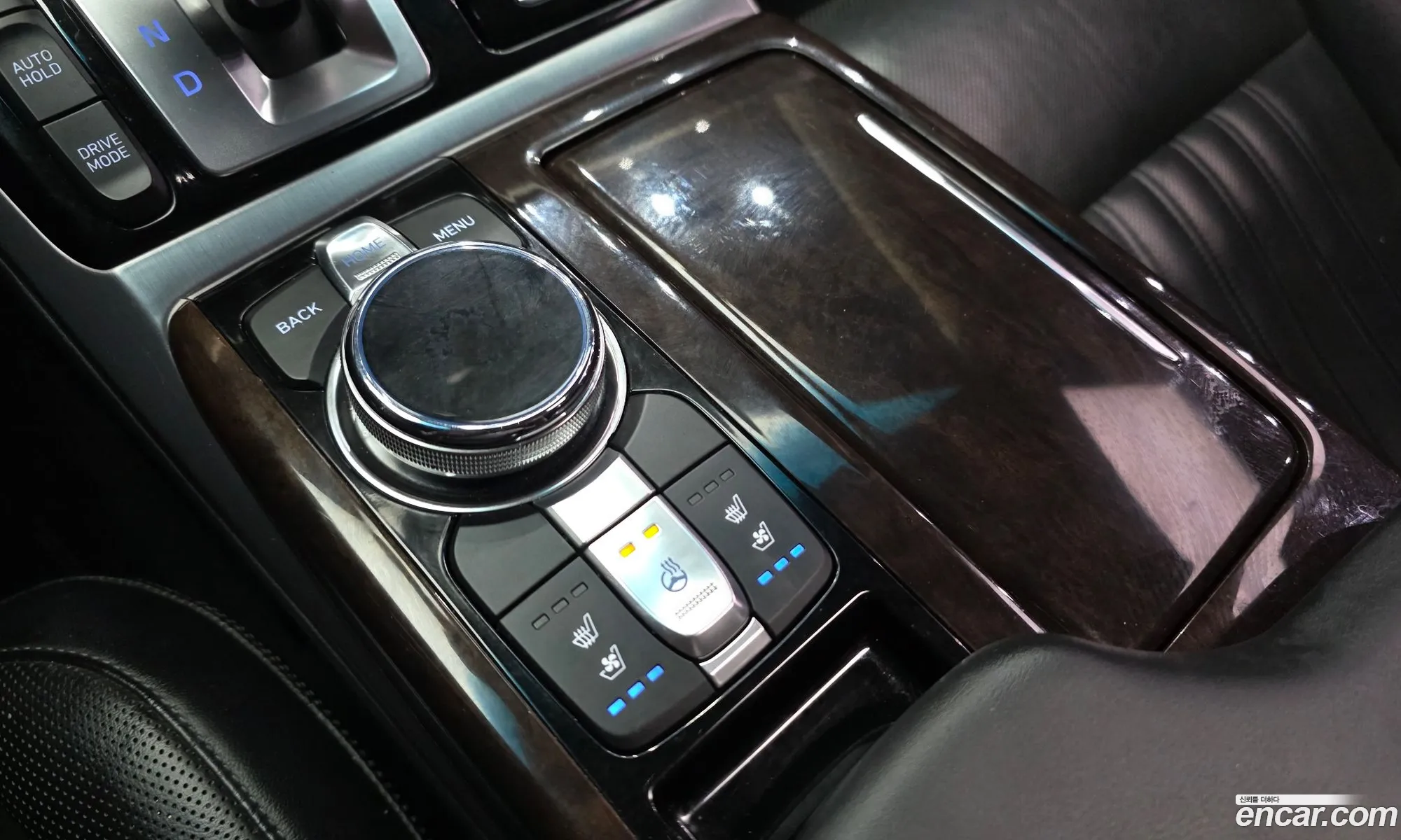 Genesis EQ900 2016 — 16