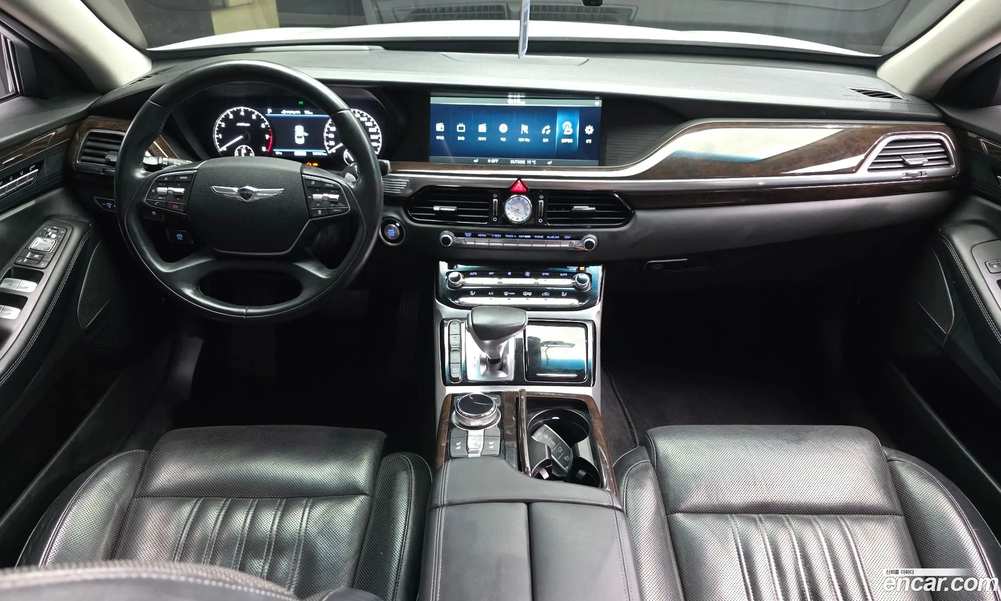 Genesis EQ900 2016 — 3