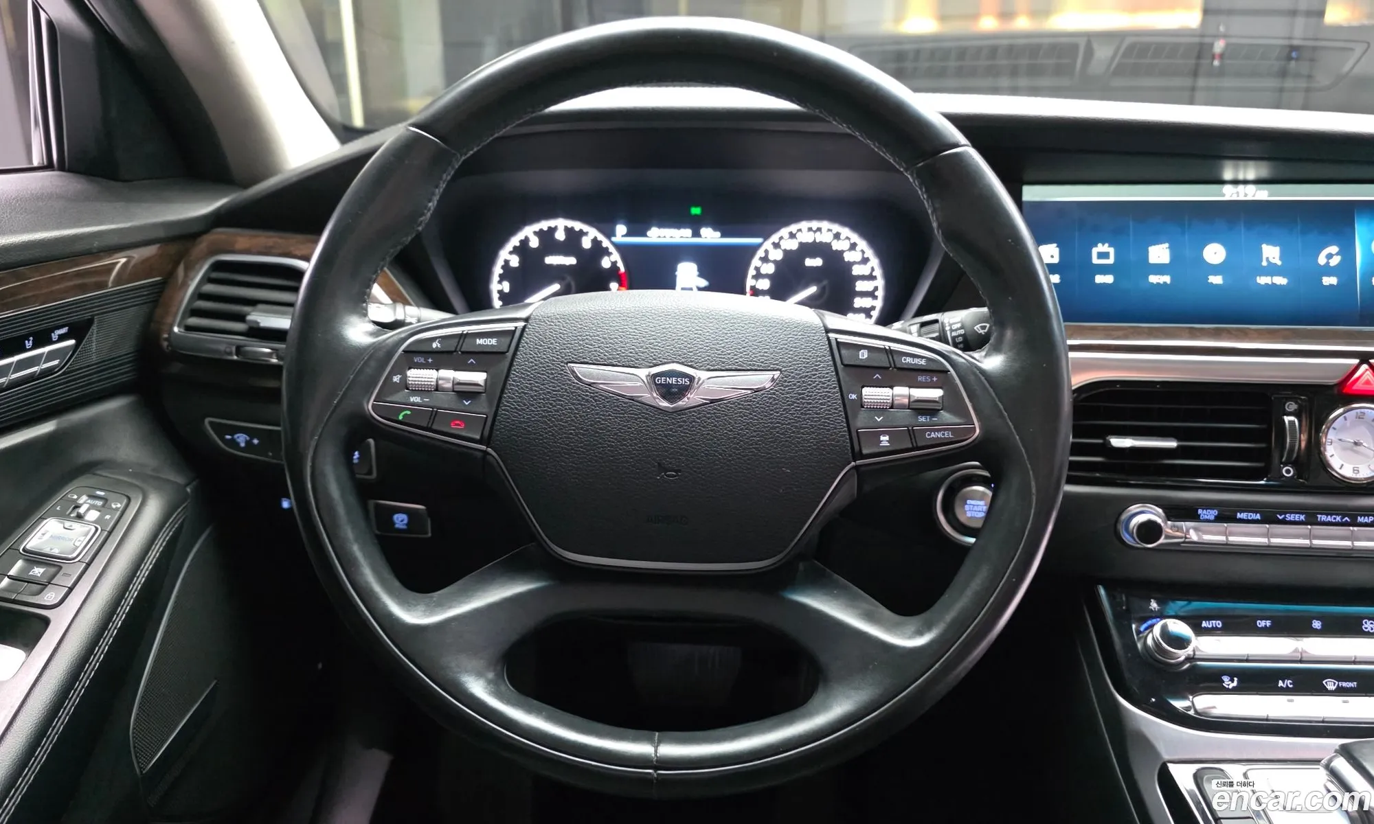 Genesis EQ900 2016 — 20