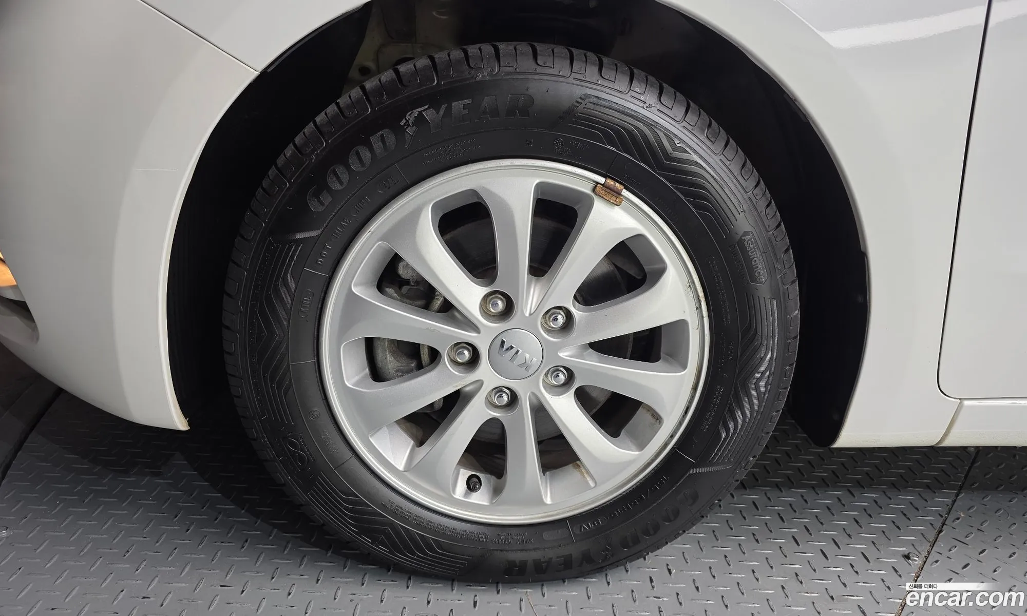 Kia K3 2012 KNAFK412BDA014958 — 20