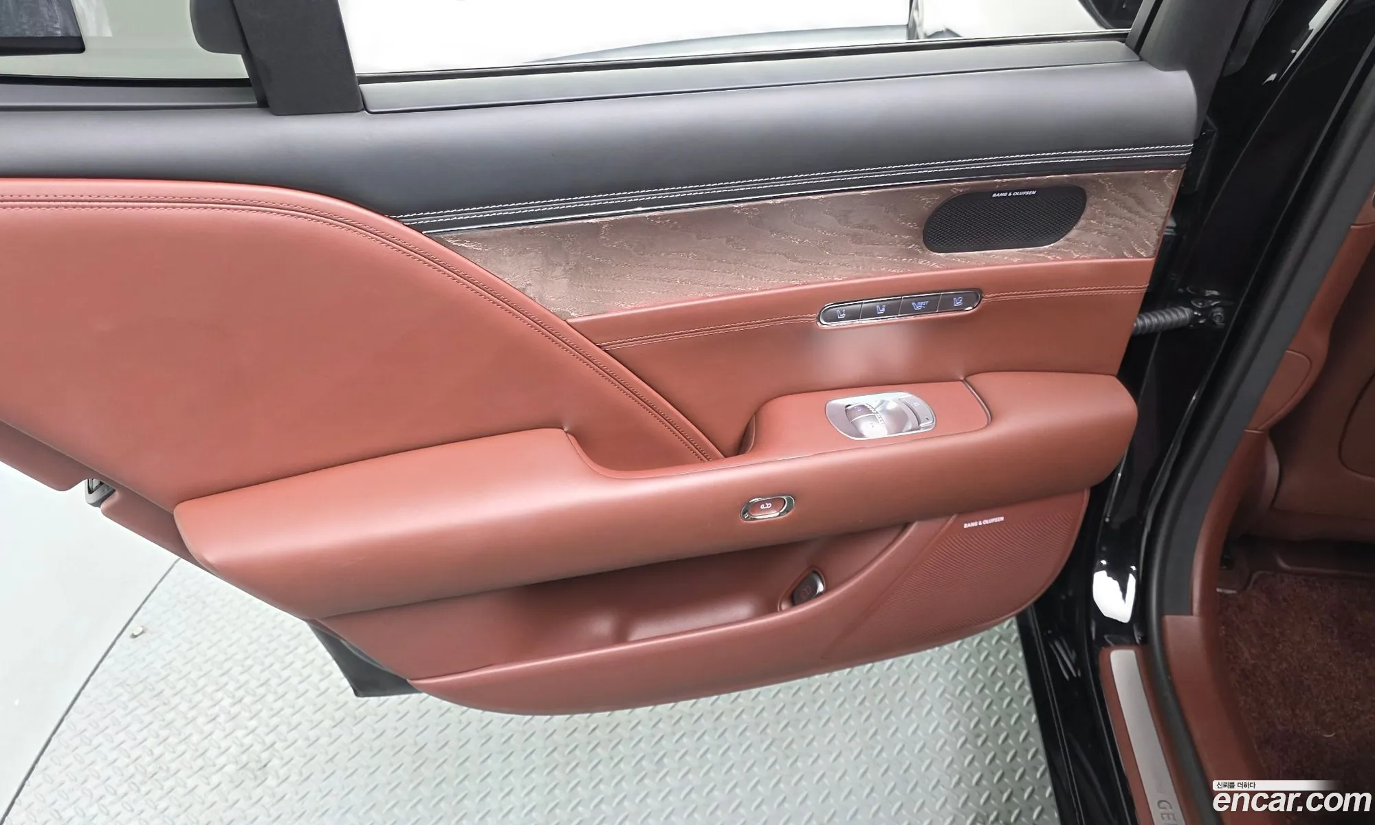 Genesis G90 2022 — 35
