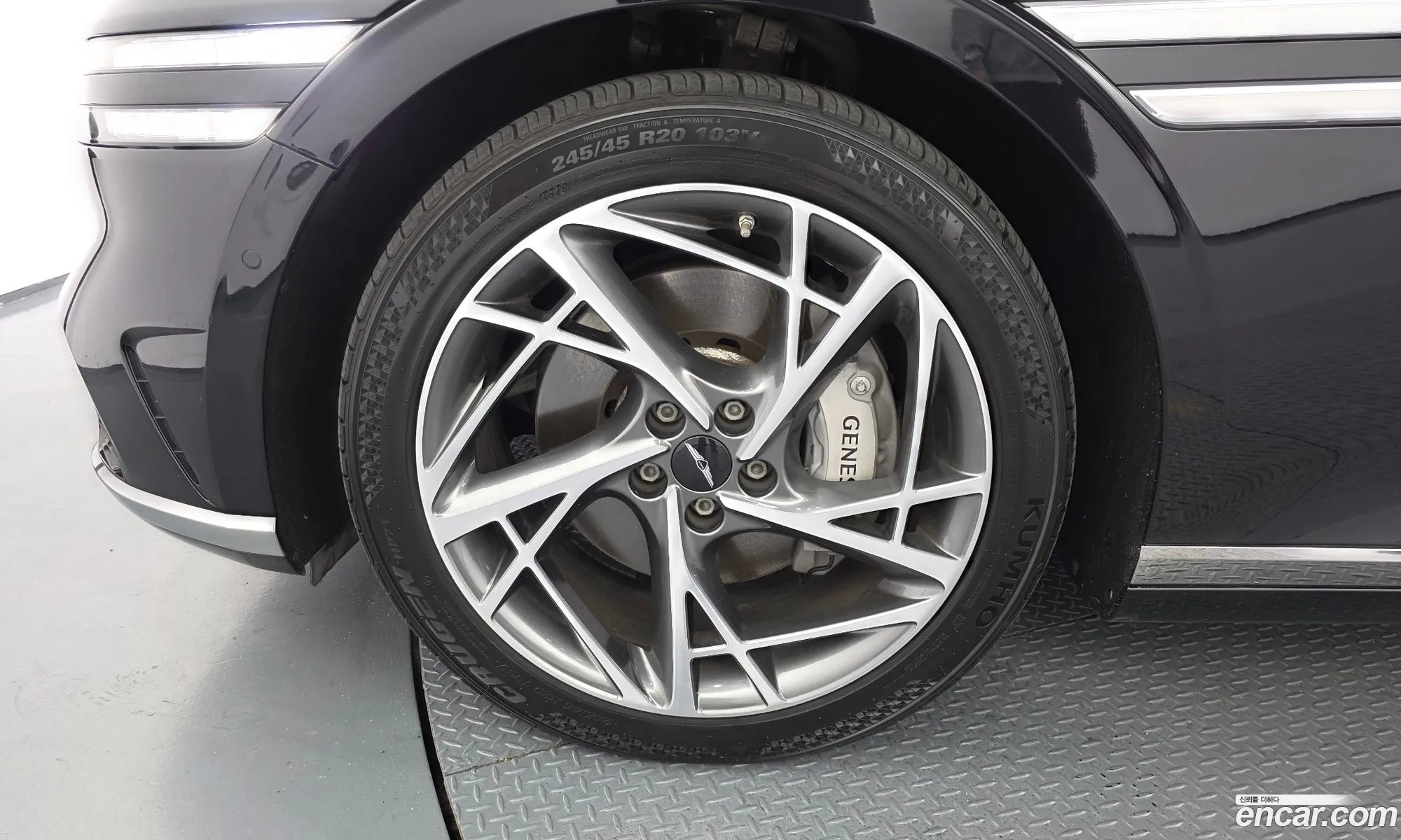 Genesis G90 2022 — 32