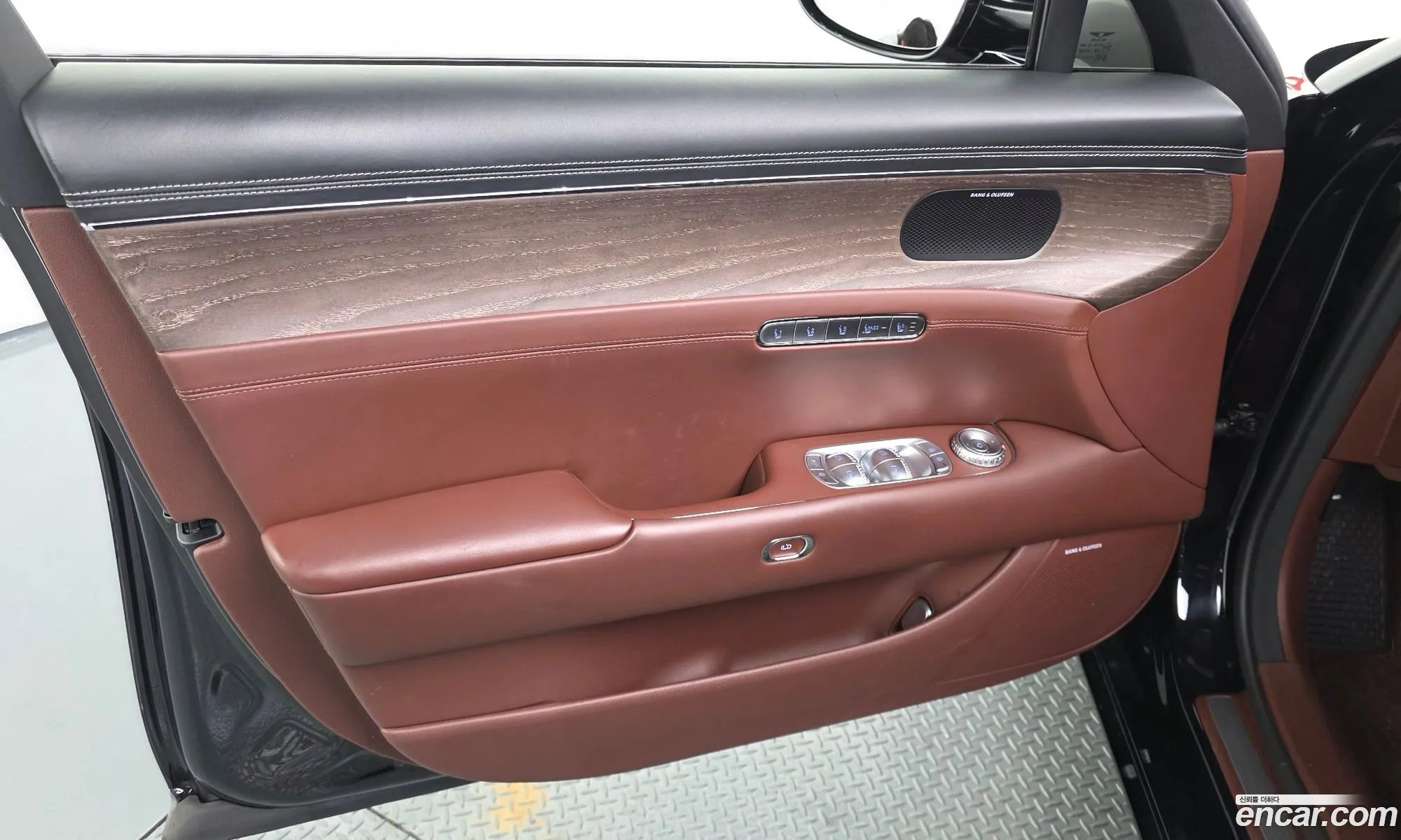 Genesis G90 2022 — 17