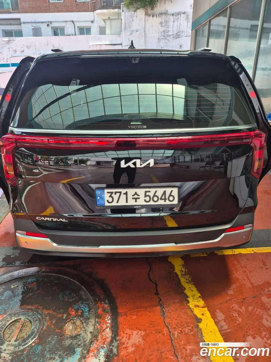 Kia Carnival 2024 — 17