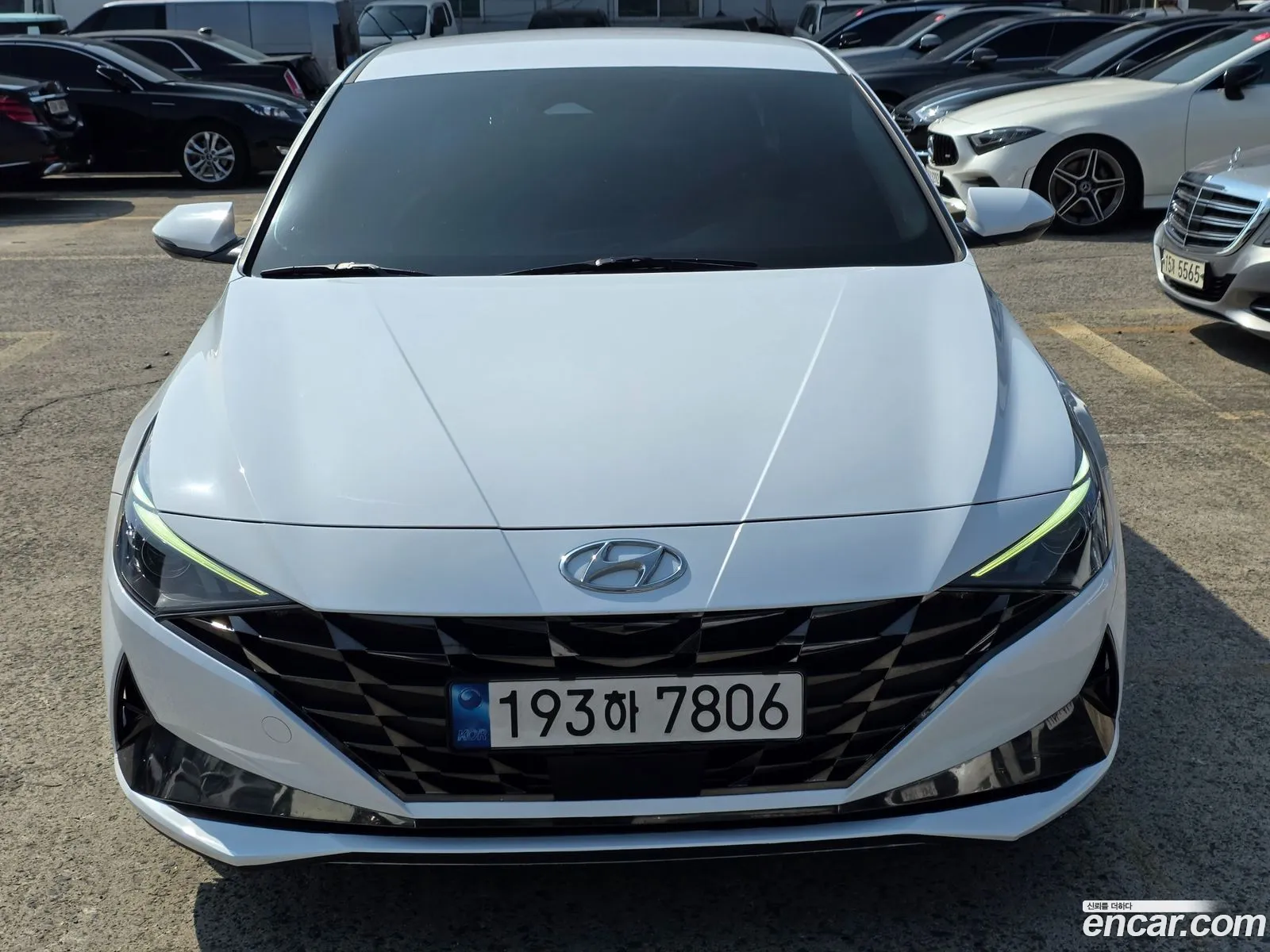 Hyundai Elantra 2022 — 17