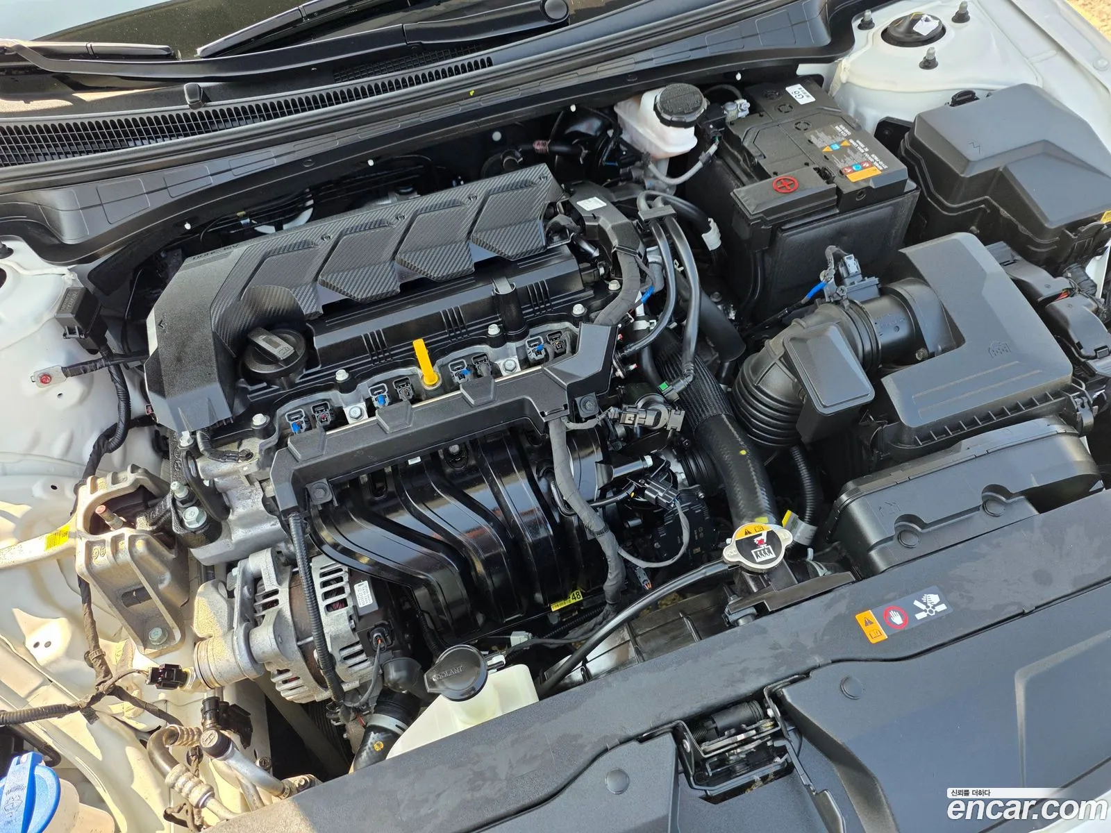 Hyundai Elantra 2022 — 4
