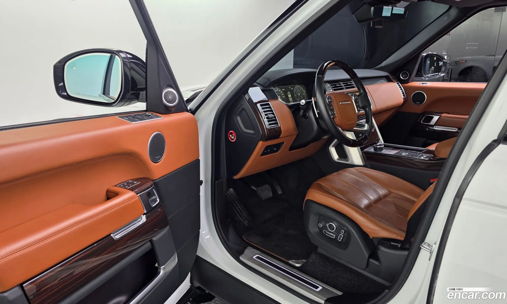 Land Rover Range Rover 2017 — 17