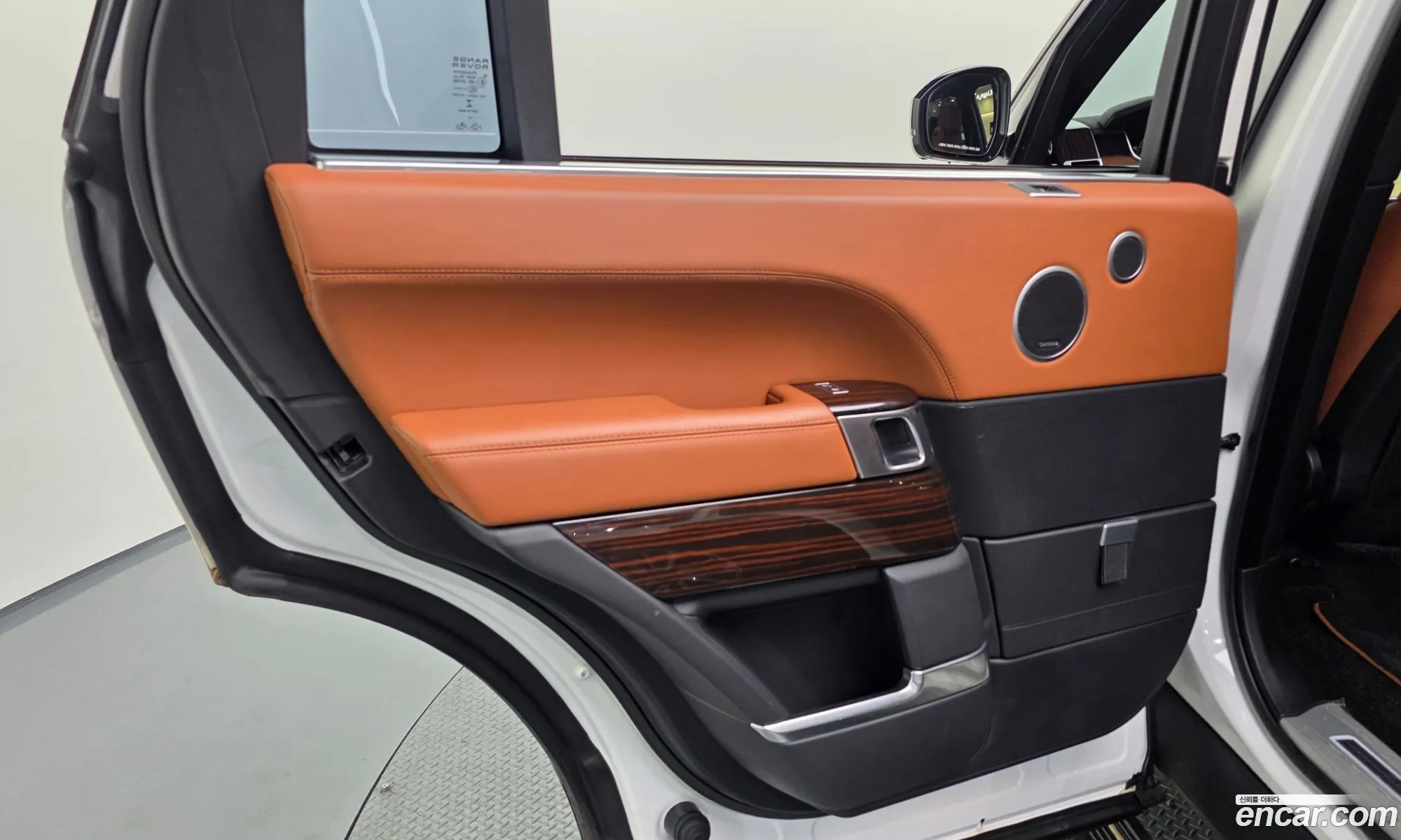 Land Rover Range Rover 2017 — 27