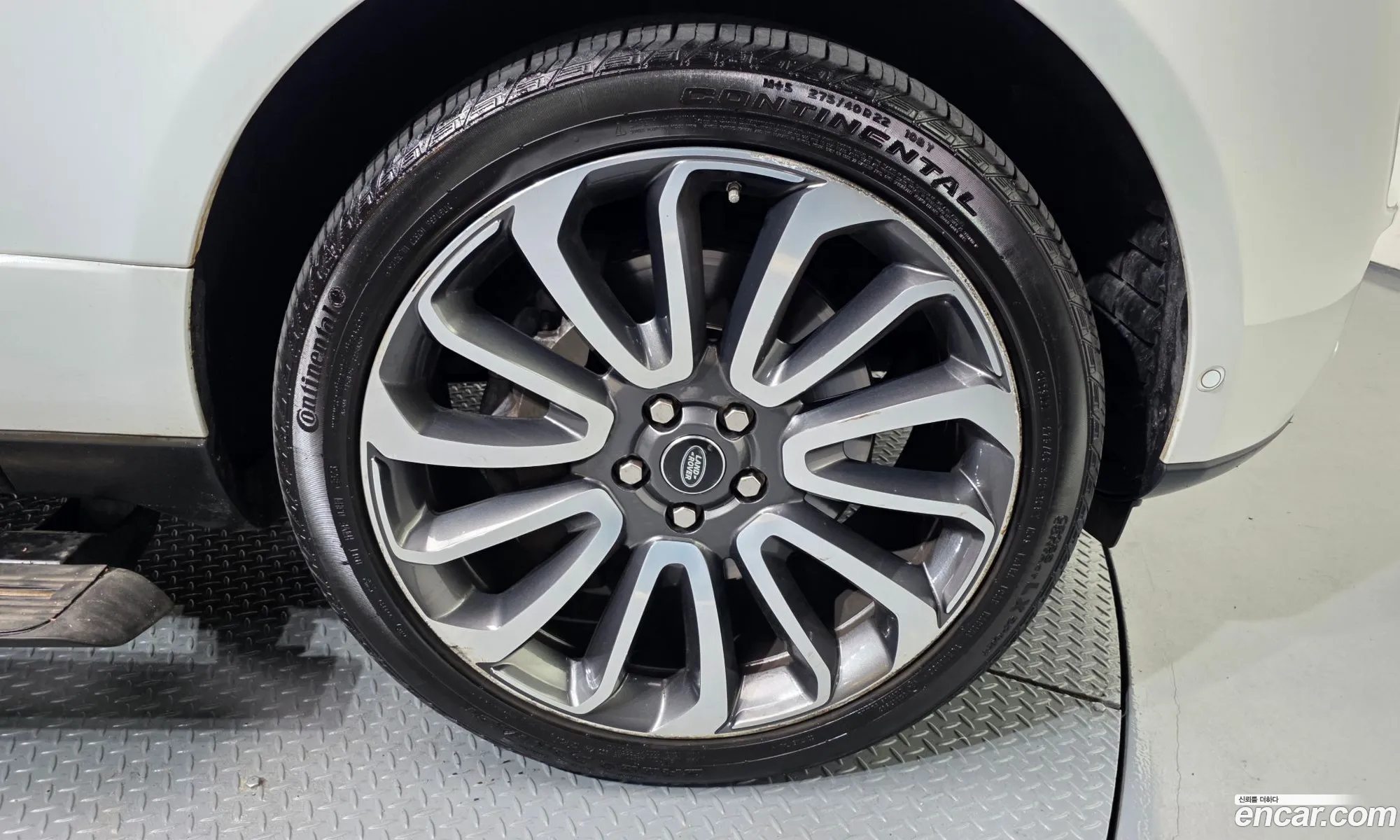 Land Rover Range Rover 2017 — 34