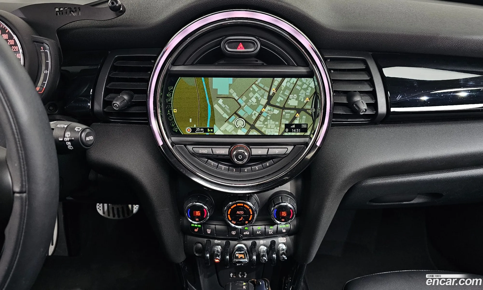Mini Cooper 2017 WMWXP5102J2F93792 — 17