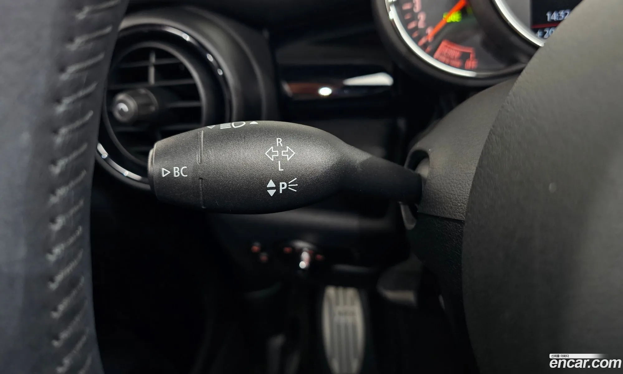 Mini Cooper 2017 WMWXP5102J2F93792 — 12