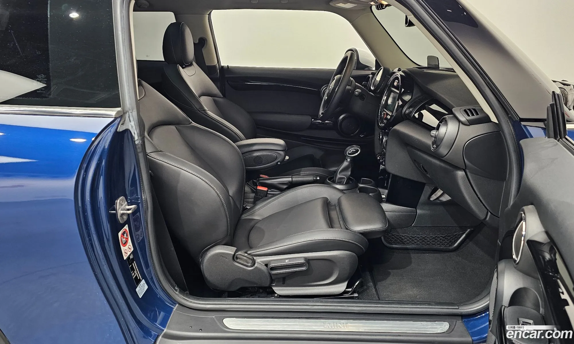 Mini Cooper 2017 WMWXP5102J2F93792 — 29