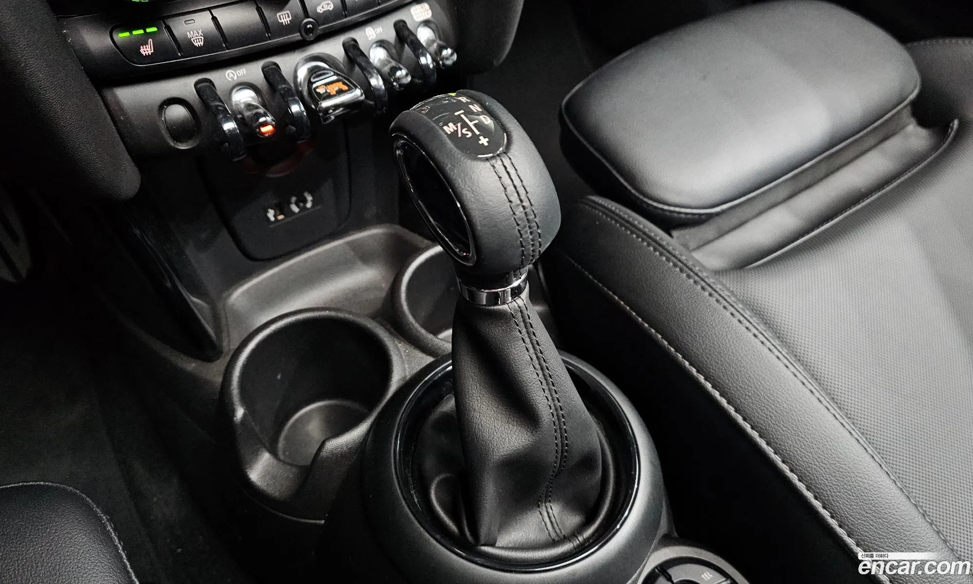 Mini Cooper 2017 WMWXP5102J2F93792 — 3
