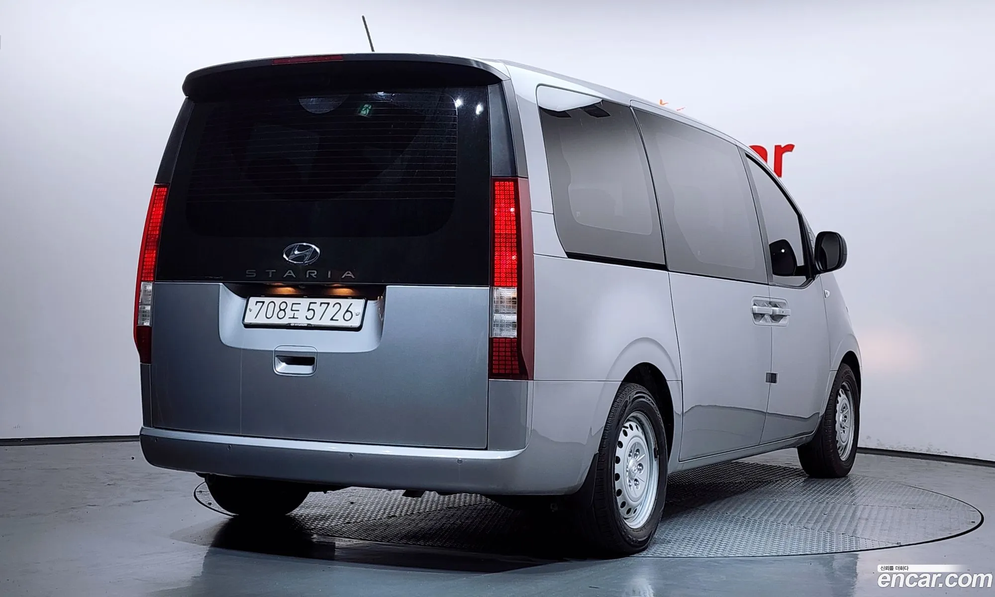 Hyundai Staria 2022 — 23