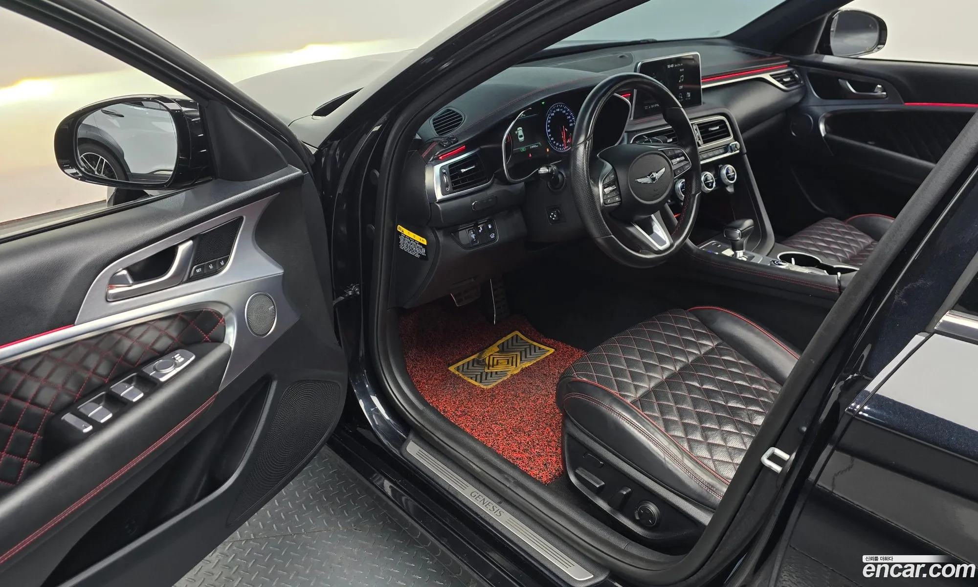 Genesis G70 2019 KMTG341ABKU054519 — 32