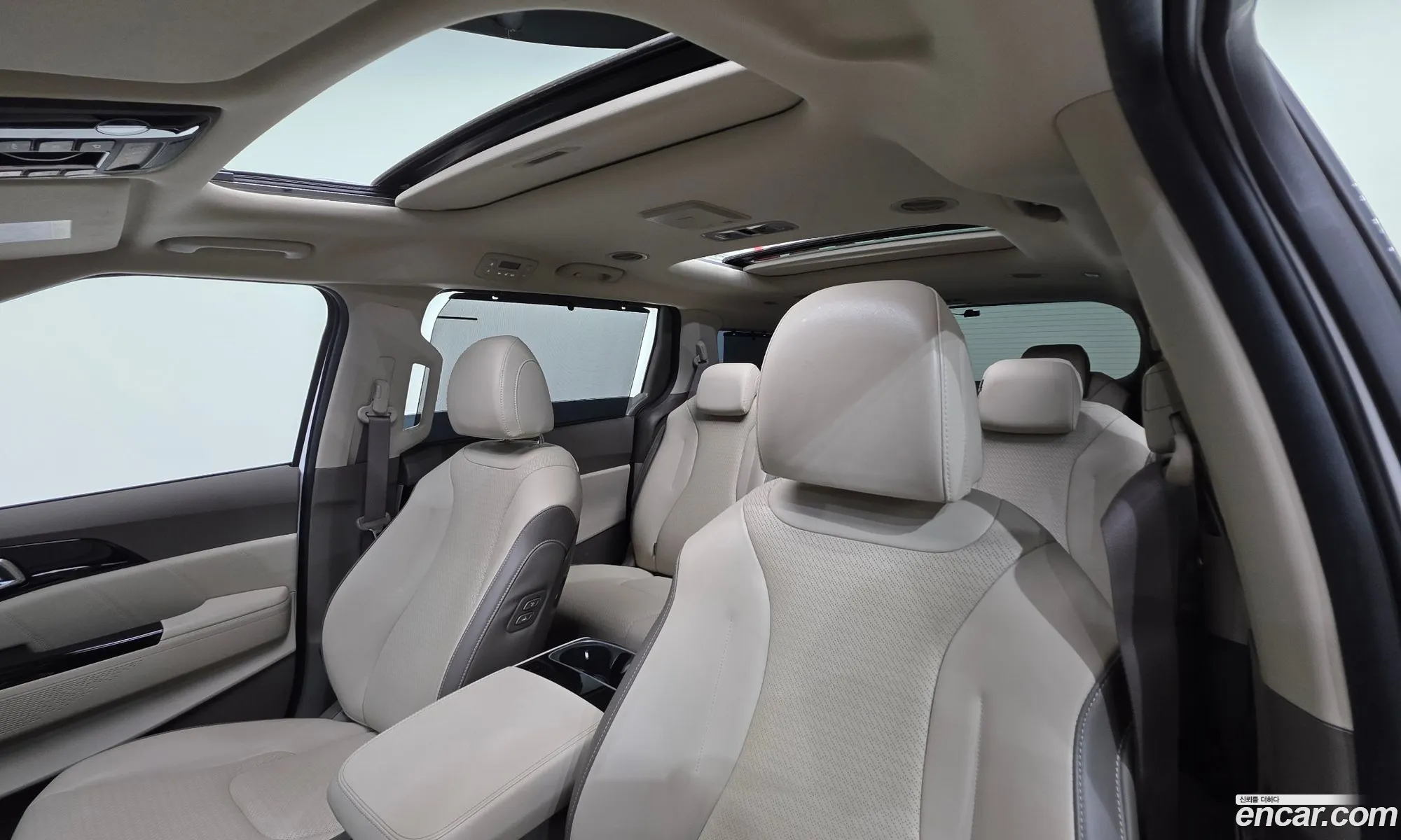 Kia Carnival 2023 KNANE81BBPS343566 — 8