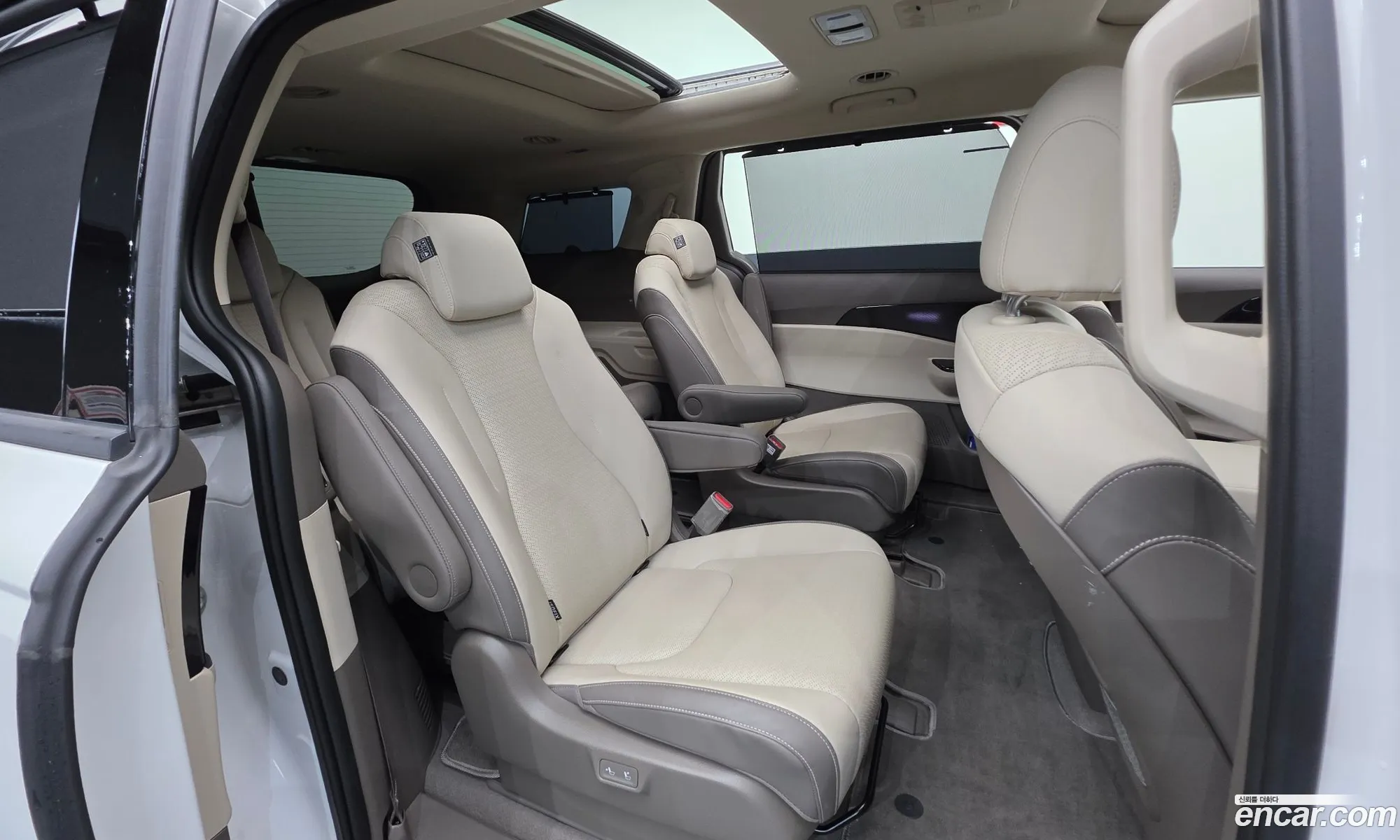 Kia Carnival 2023 KNANE81BBPS343566 — 2