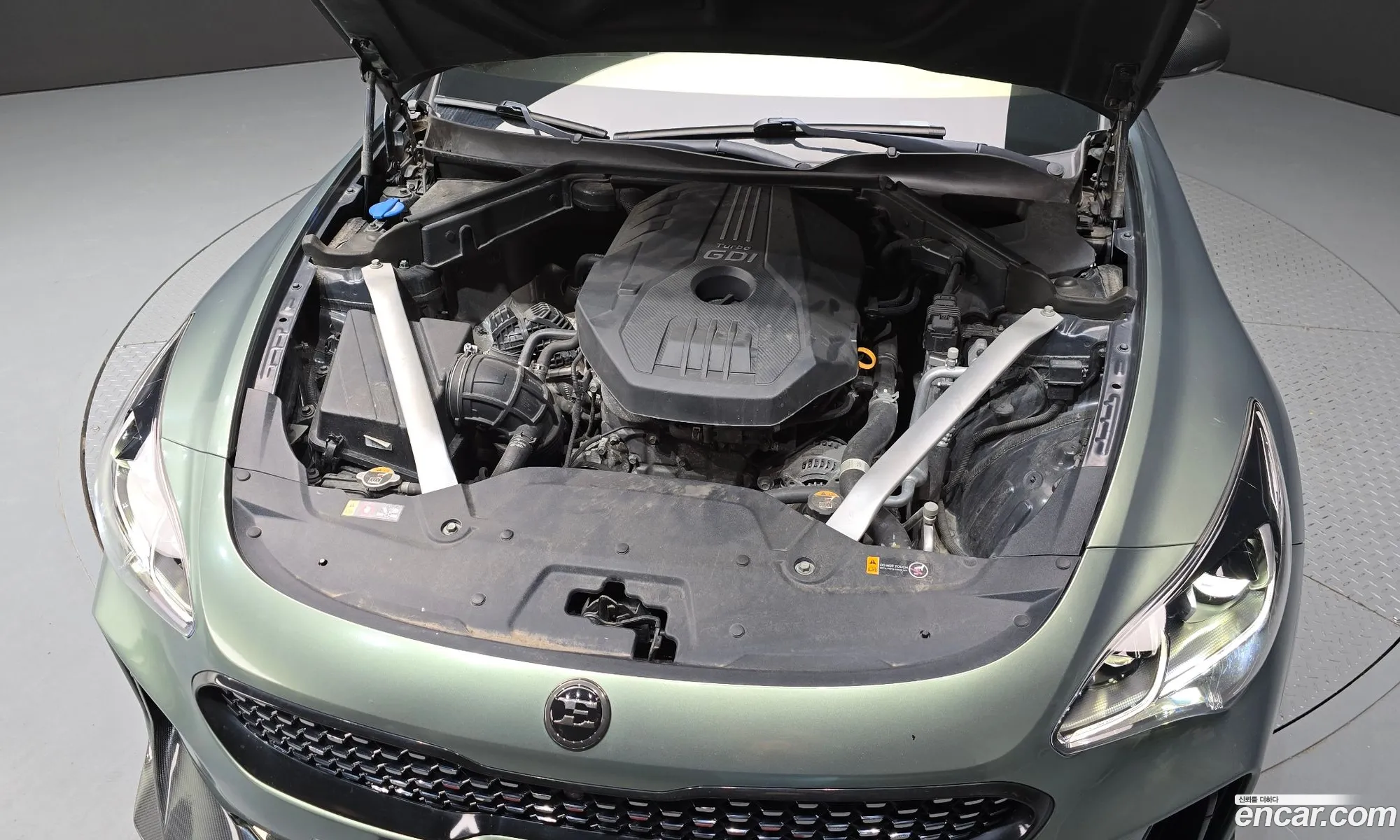 Kia Stinger 2017 KNAE351ABJS001101 — 16