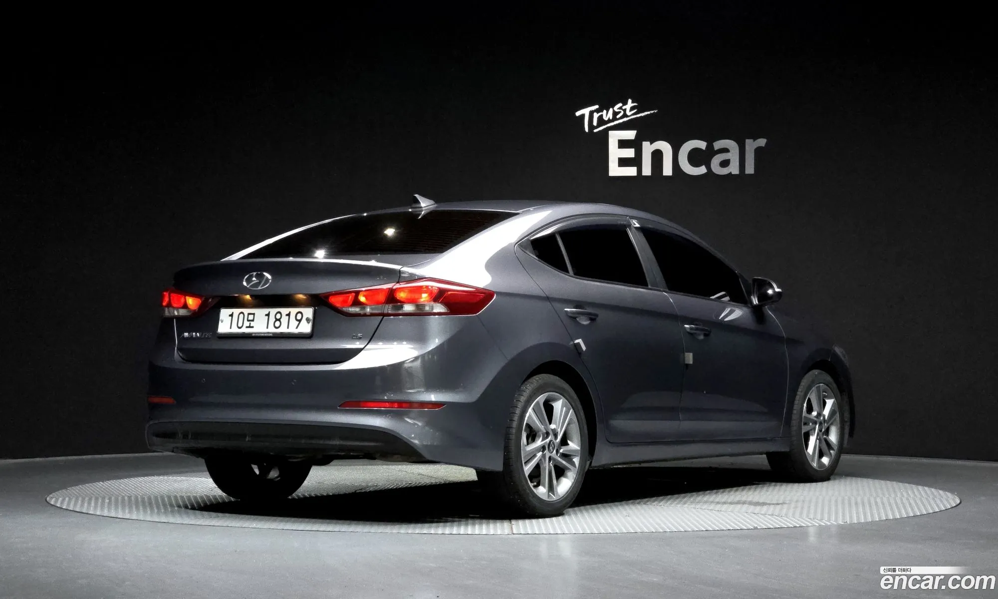 Hyundai Elantra AD 2018 — 17