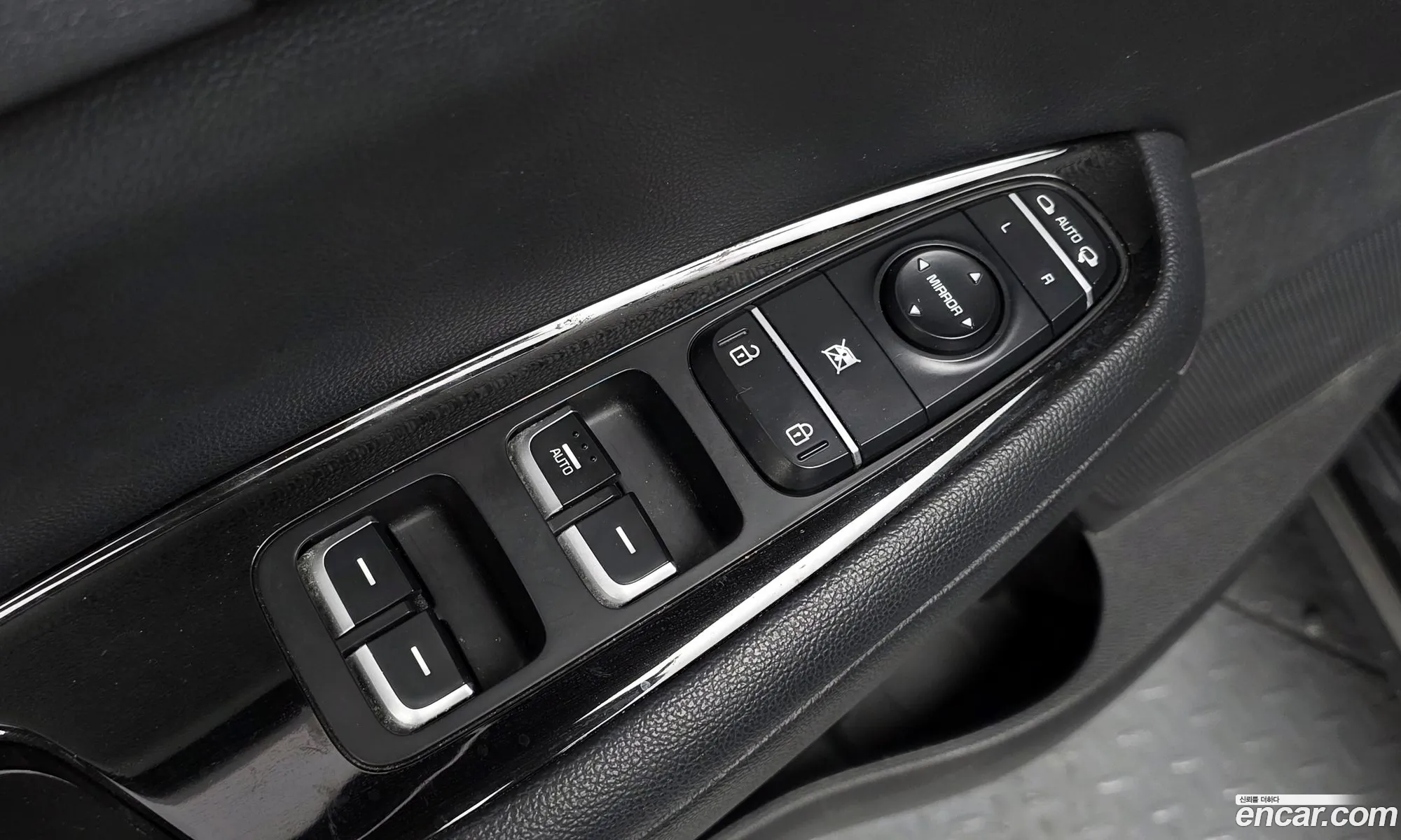 Kia K5 2016 KNAGX411BHA114003 — 17