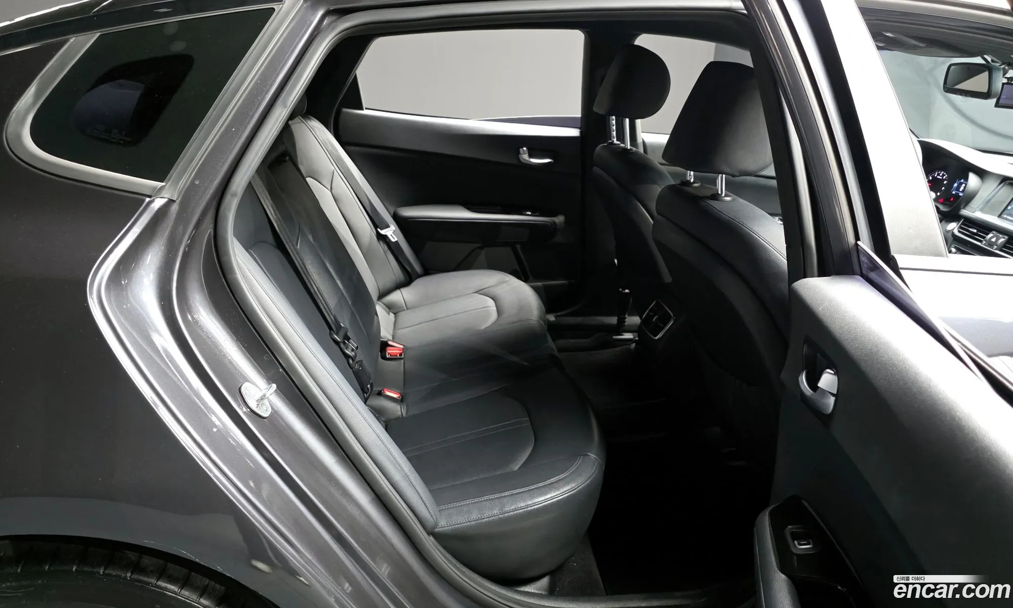 Kia K5 2016 KNAGX411BHA114003 — 6