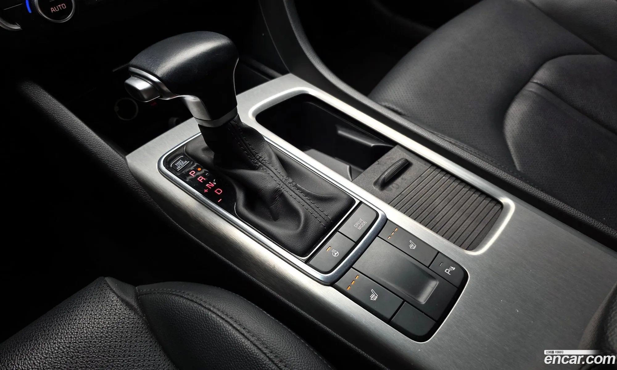 Kia K5 2016 KNAGX411BHA114003 — 2