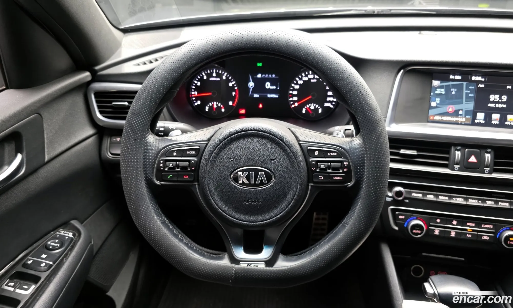 Kia K5 2016 KNAGX411BHA114003 — 12