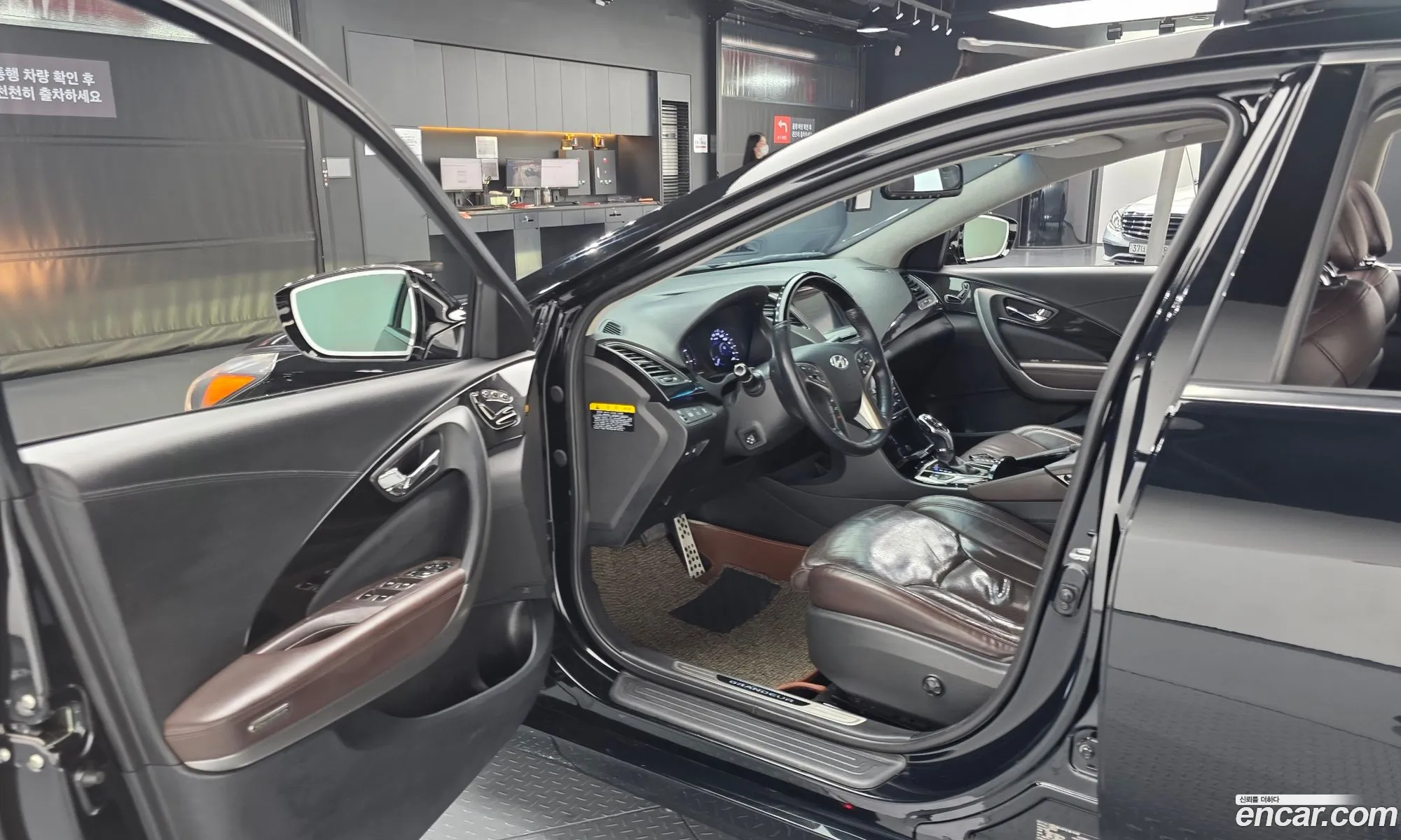 Hyundai Grandeur HG 2013 — 33