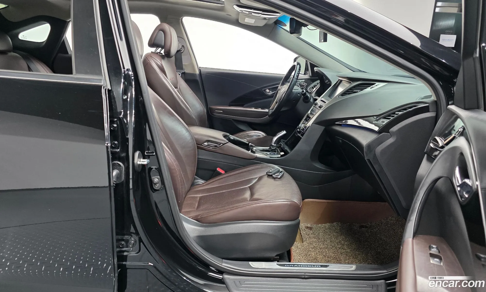 Hyundai Grandeur HG 2013 — 29