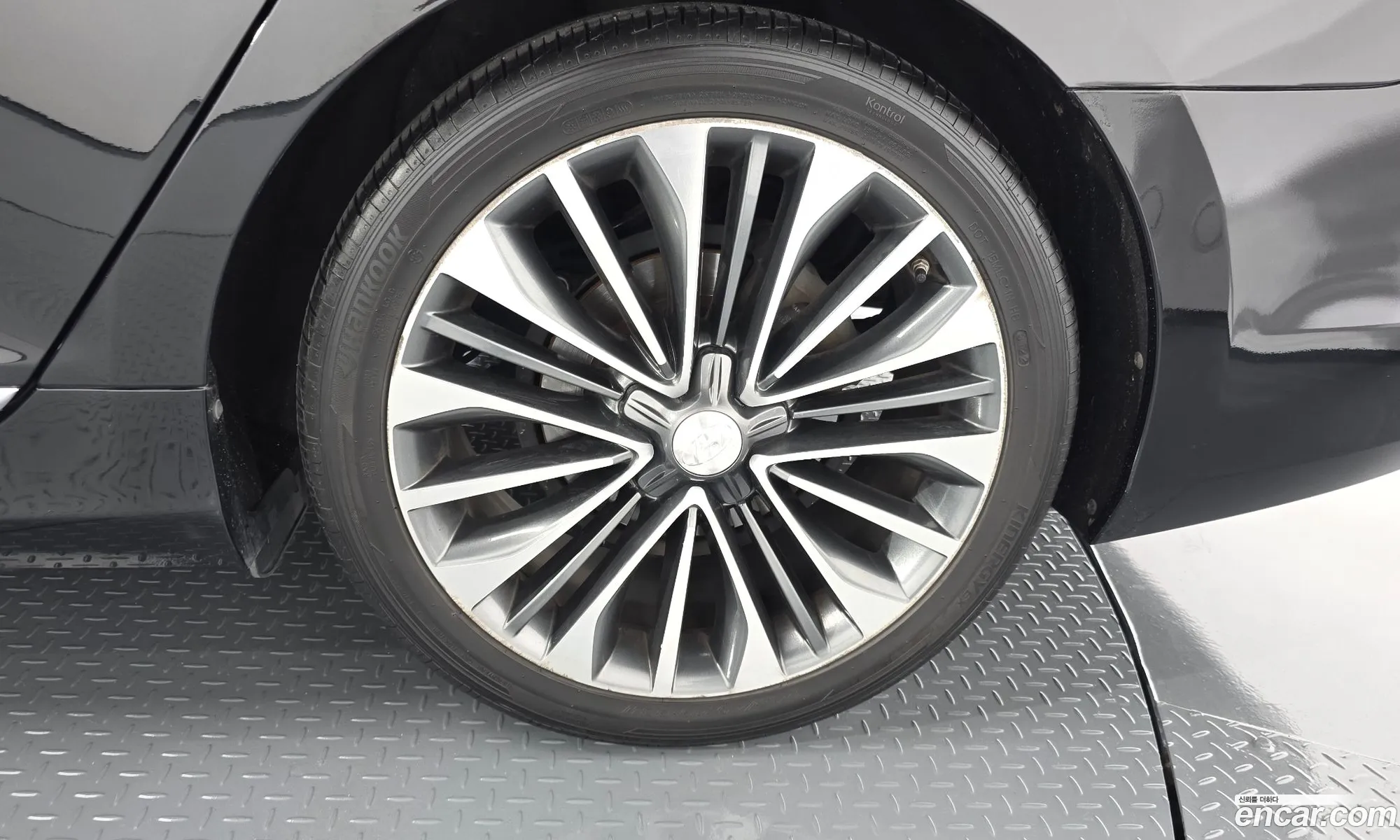 Hyundai Grandeur HG 2013 — 26