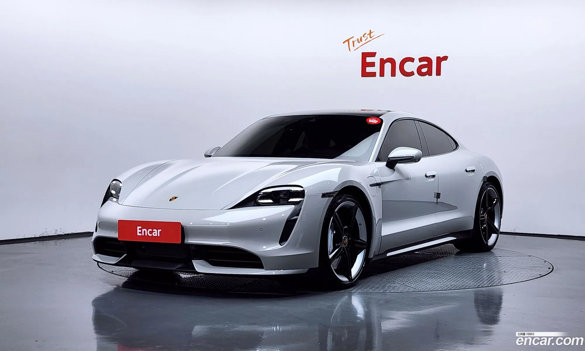 Porsche Taycan 2024 — 17