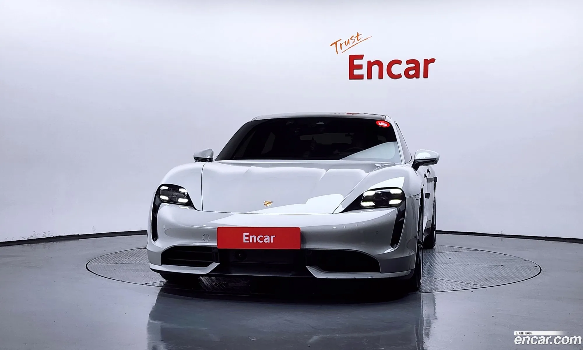 Porsche Taycan 2024 — 19