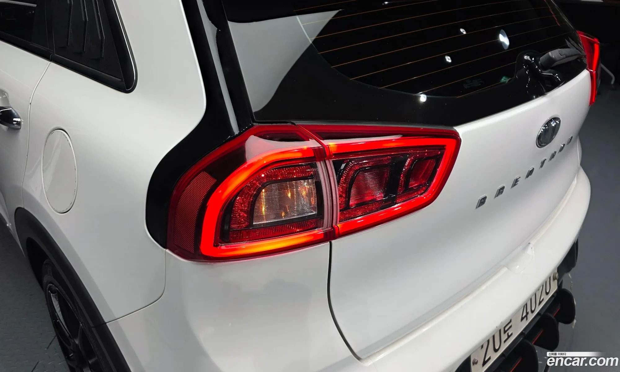 Kia Niro 2017 KNACC81CGJA087542 — 6