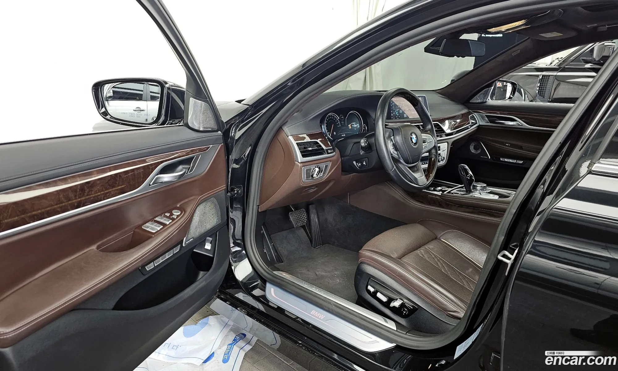 BMW 7 Series 2017 WBA7F2105HB005134 — 17