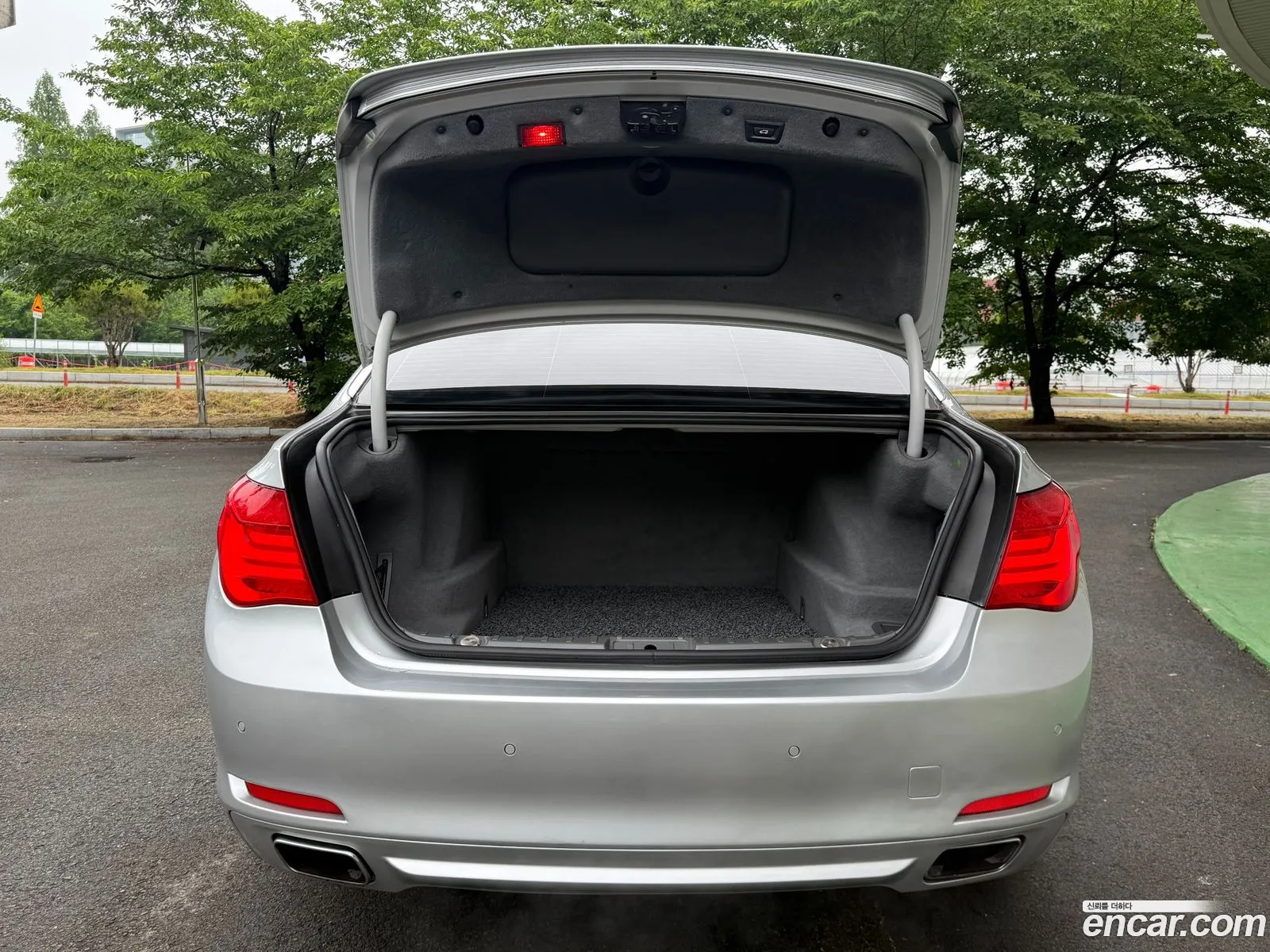 BMW 7 Series 2011 — 18