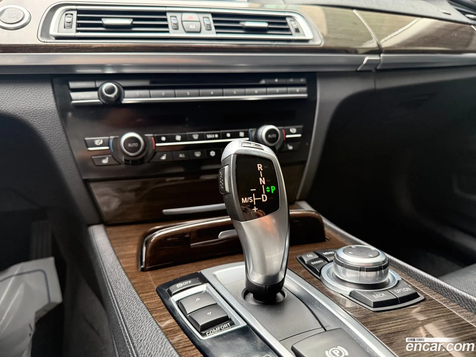 BMW 7 Series 2011 — 12