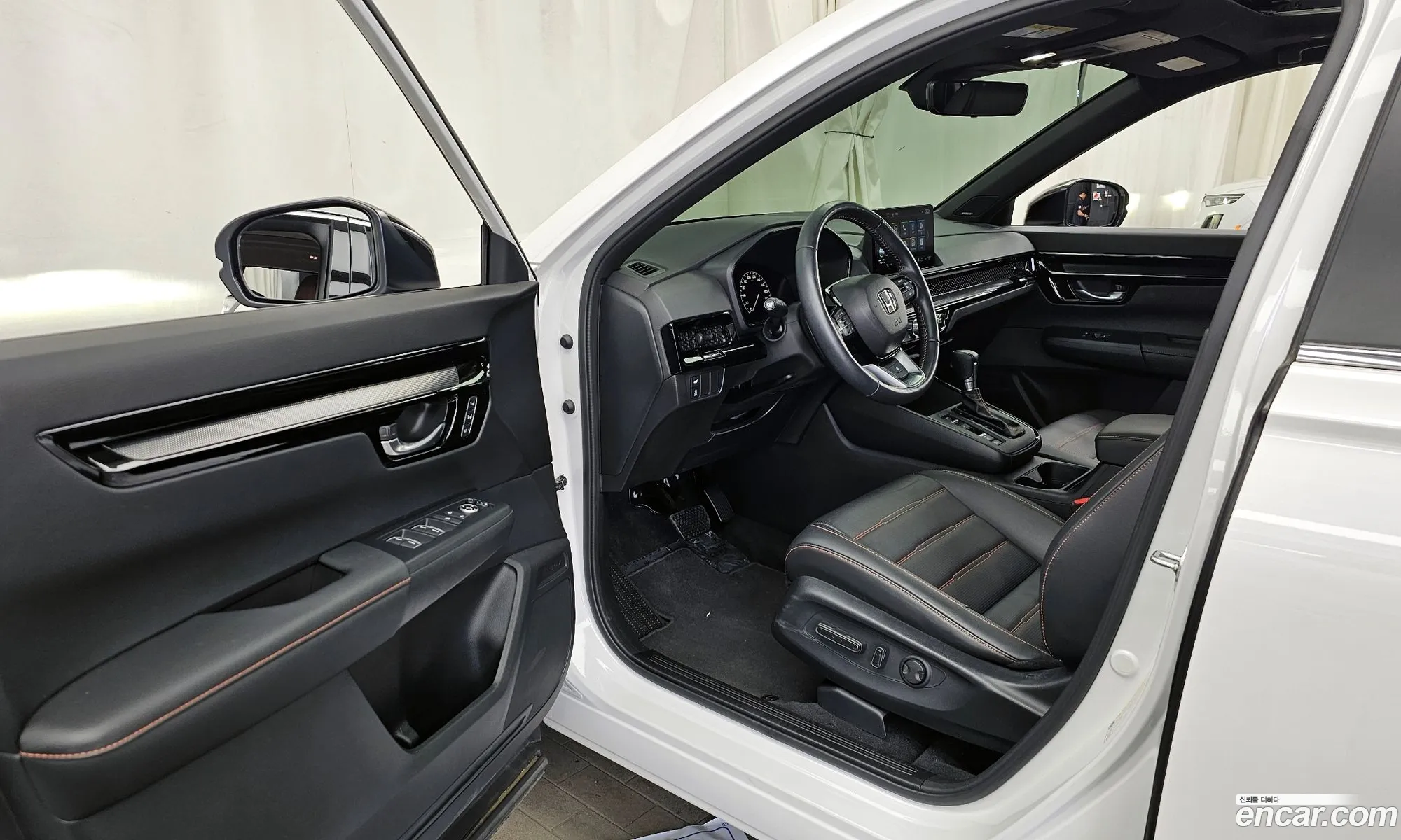 Honda CR-V 6th Gen 2023 — 25