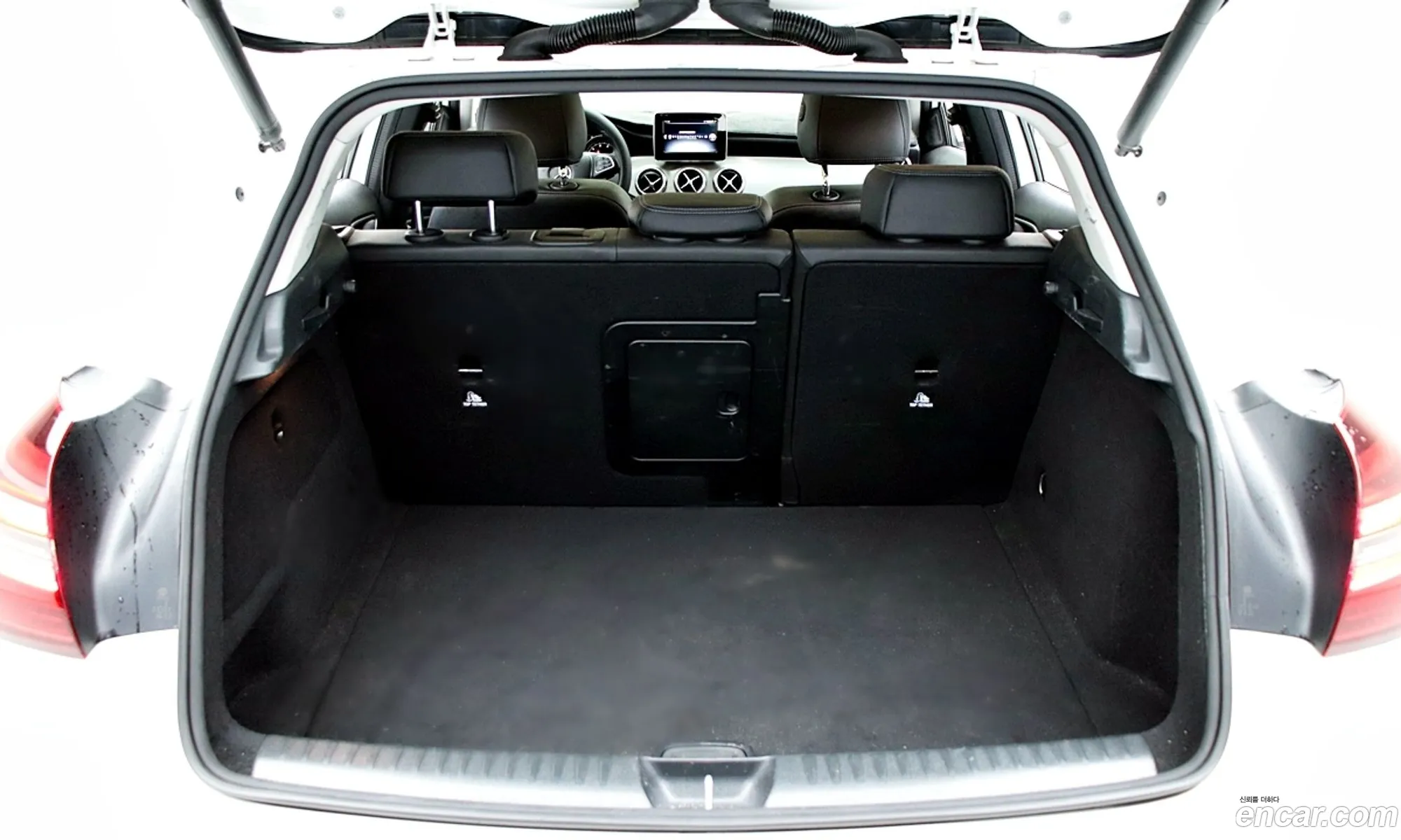 Mercedes-Benz GLA-Class X156 2019 — 18