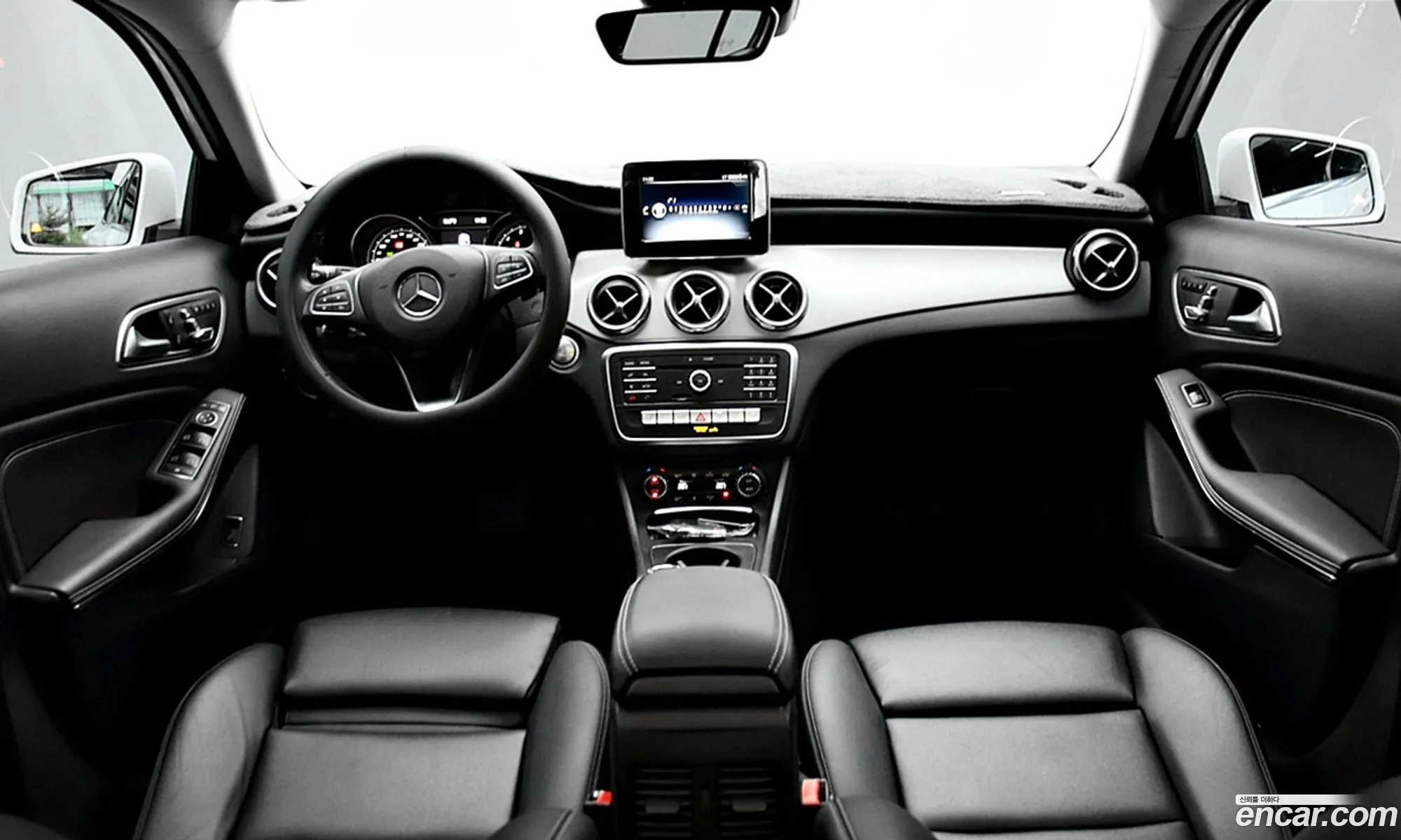 Mercedes-Benz GLA-Class X156 2019 — 20