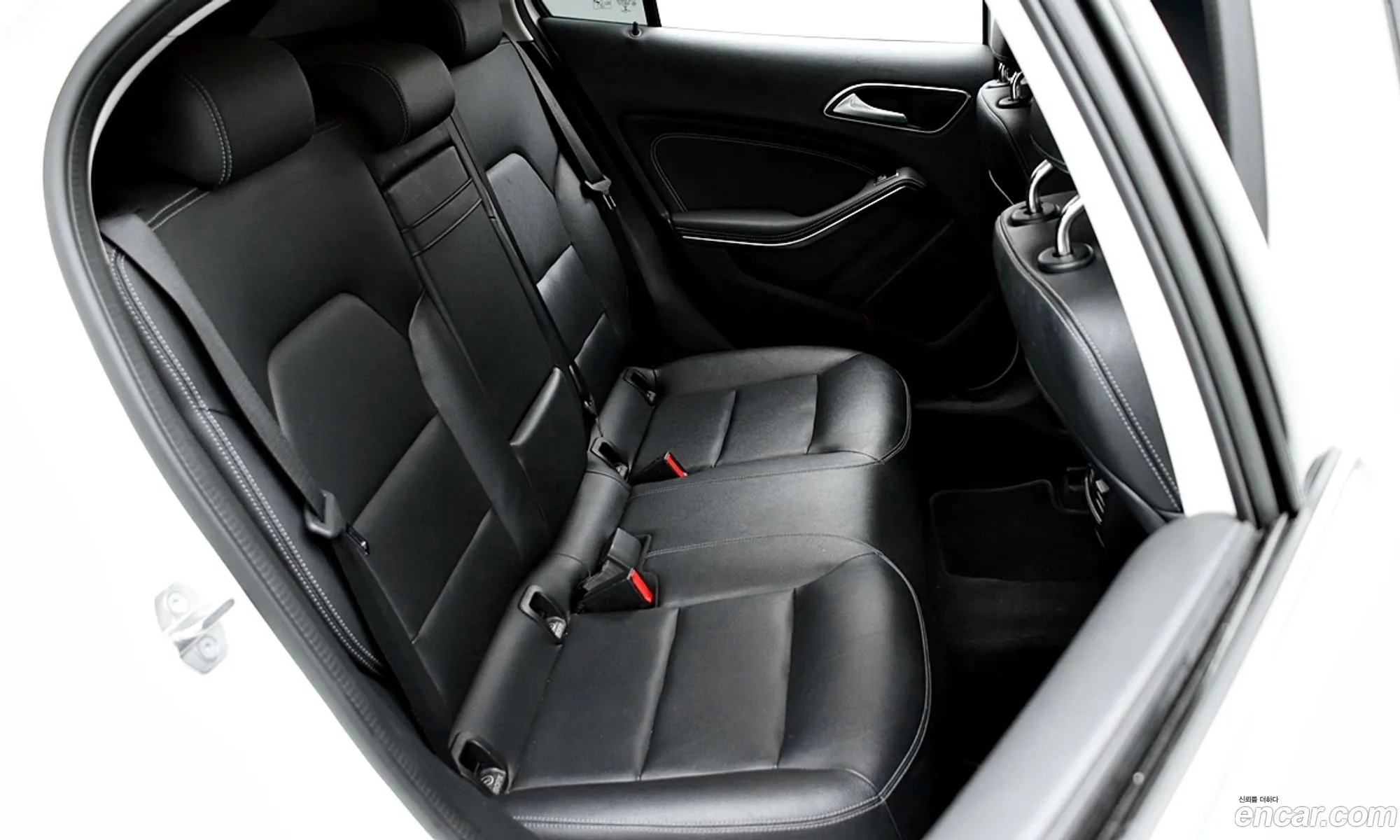 Mercedes-Benz GLA-Class X156 2019 — 10
