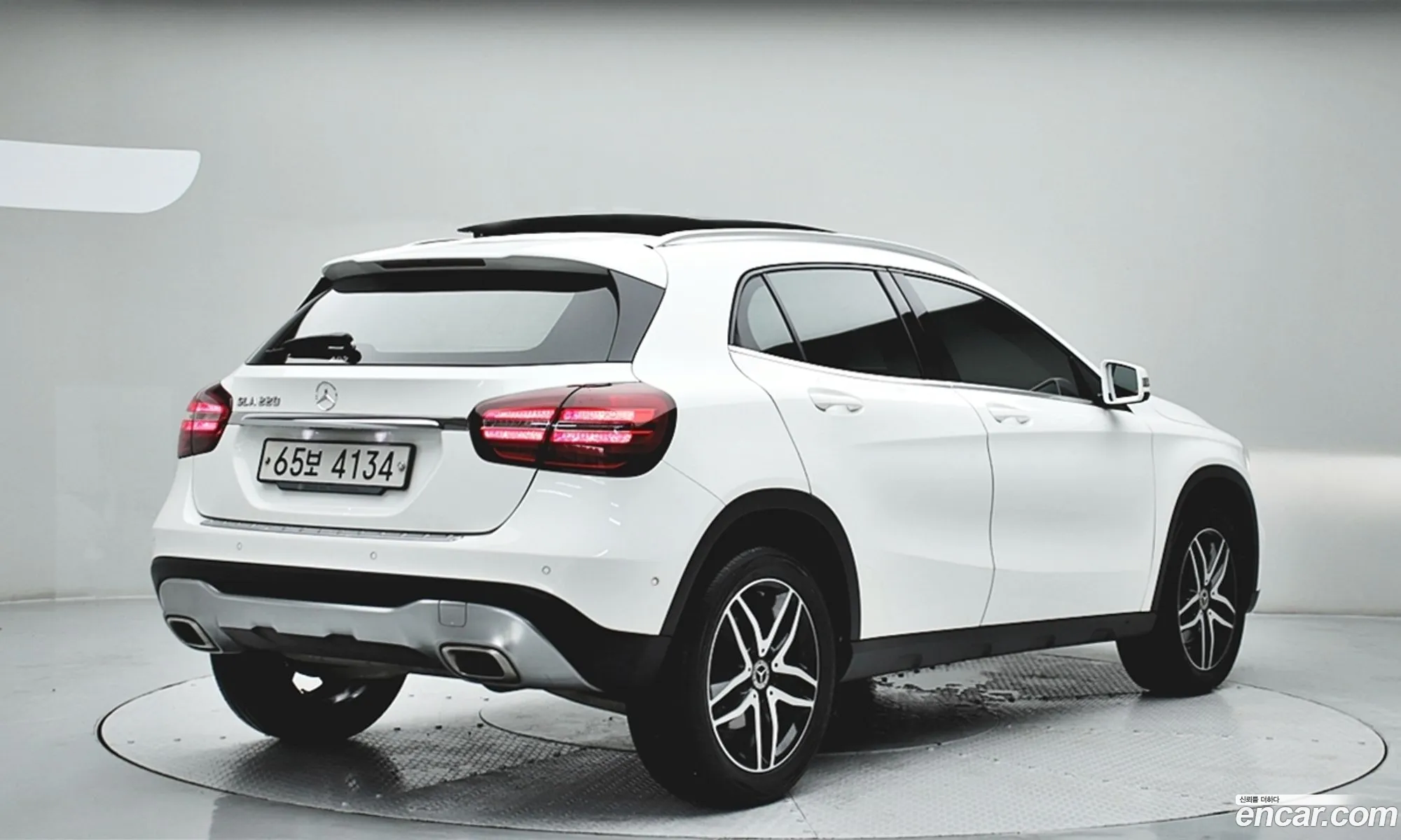 Mercedes-Benz GLA-Class X156 2019 — 11