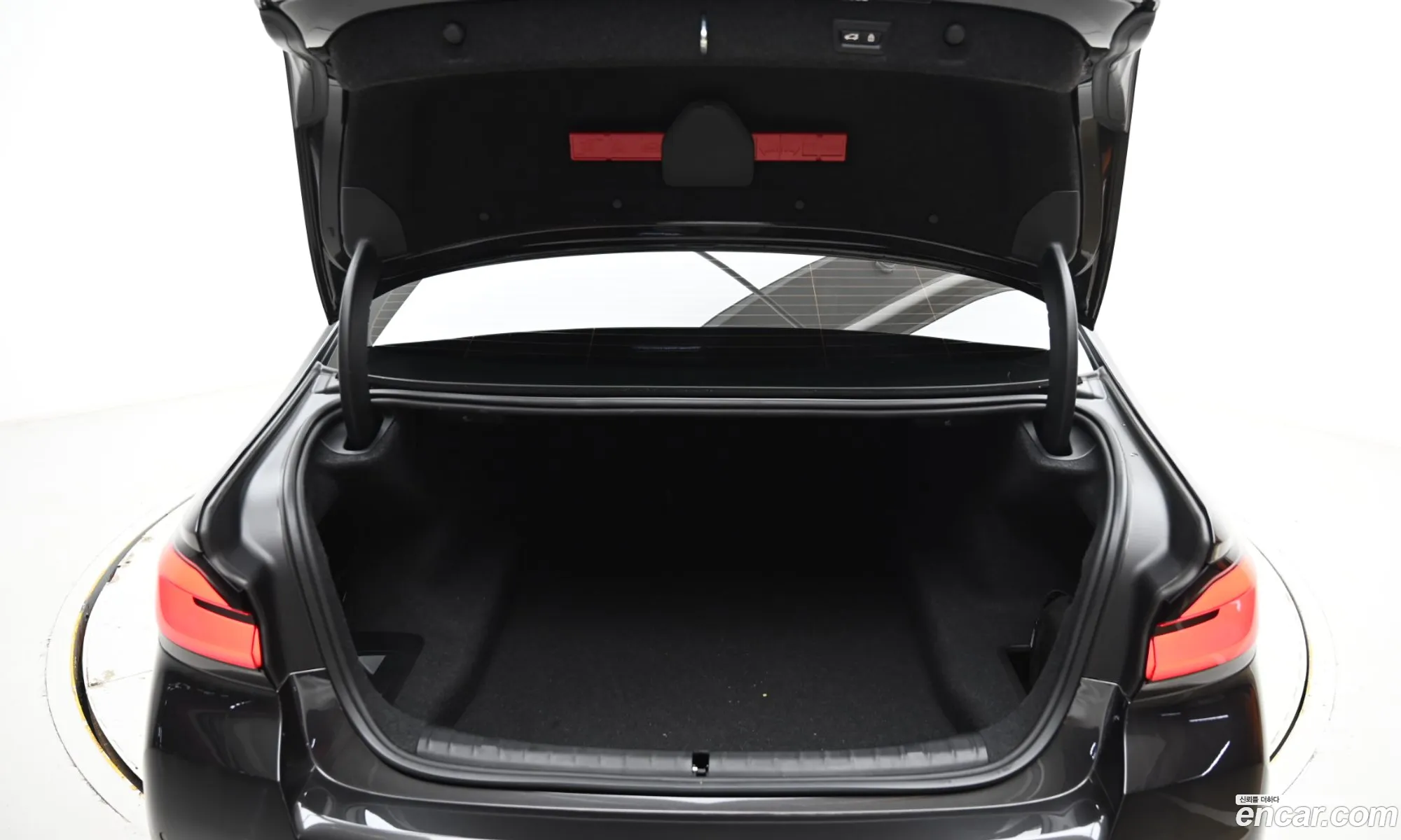 BMW 5 Series 2023 WBA71BH09PWX99888 — 9