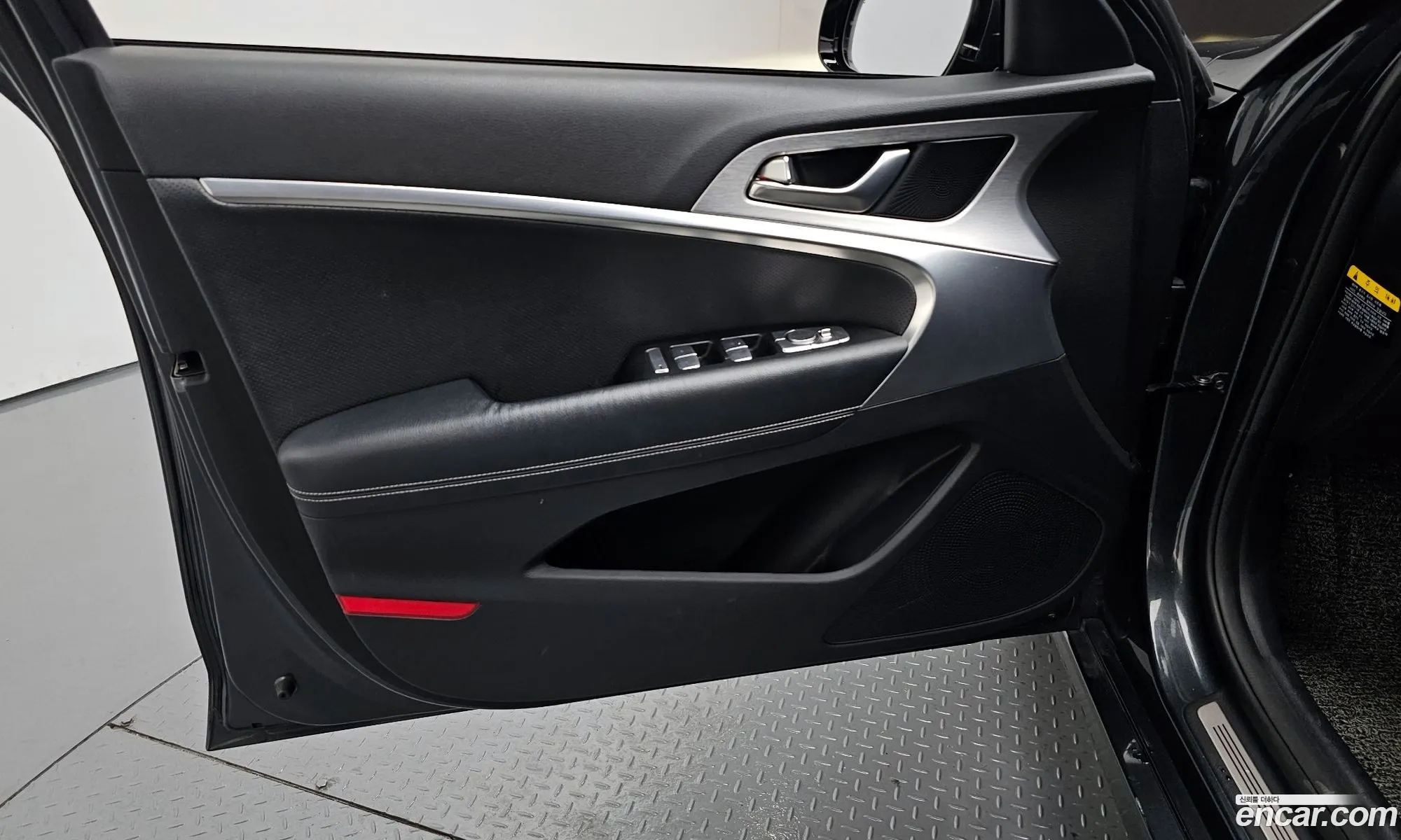 Genesis G70 2017 — 27