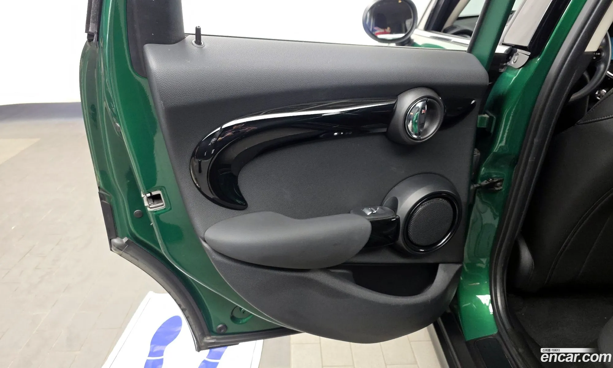 Mini Cooper 2021 WMW41DK00N2P77628 — 9