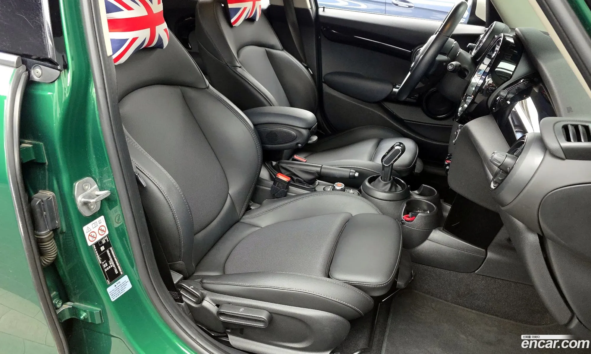 Mini Cooper 2021 WMW41DK00N2P77628 — 24