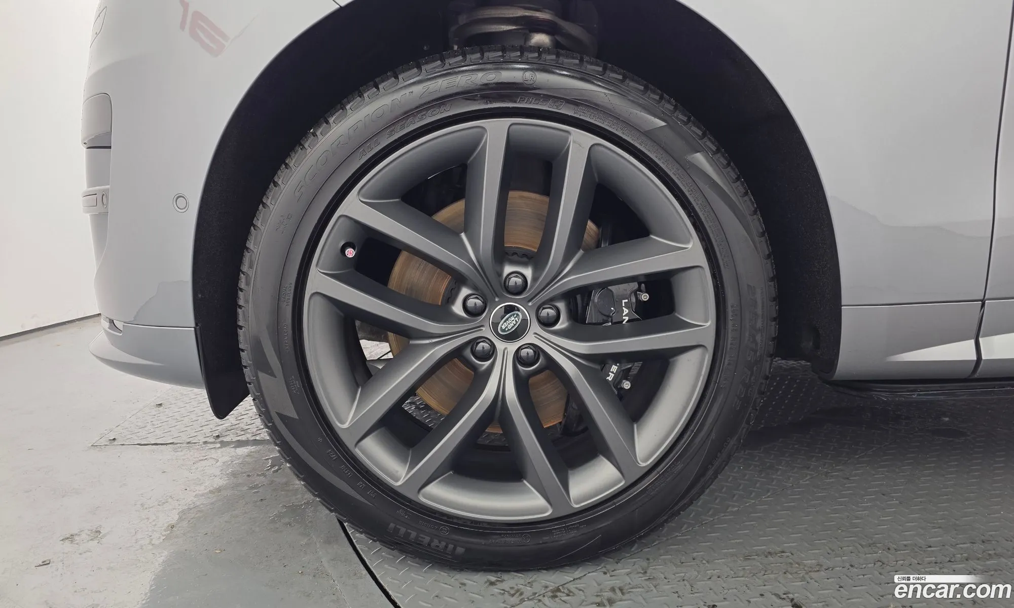 Land Rover Range Rover Sport 2024 SAL1A2B46RA419676 — 18