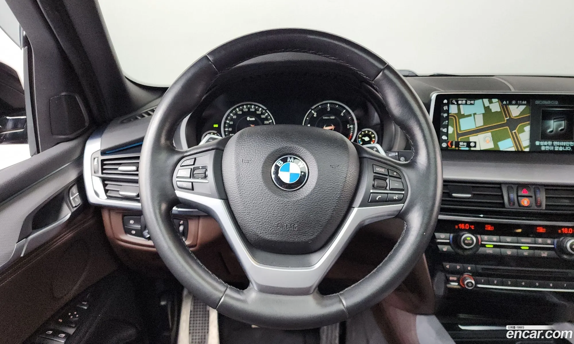 BMW X5 2018 WBAKS4108J0Y70084 — 28