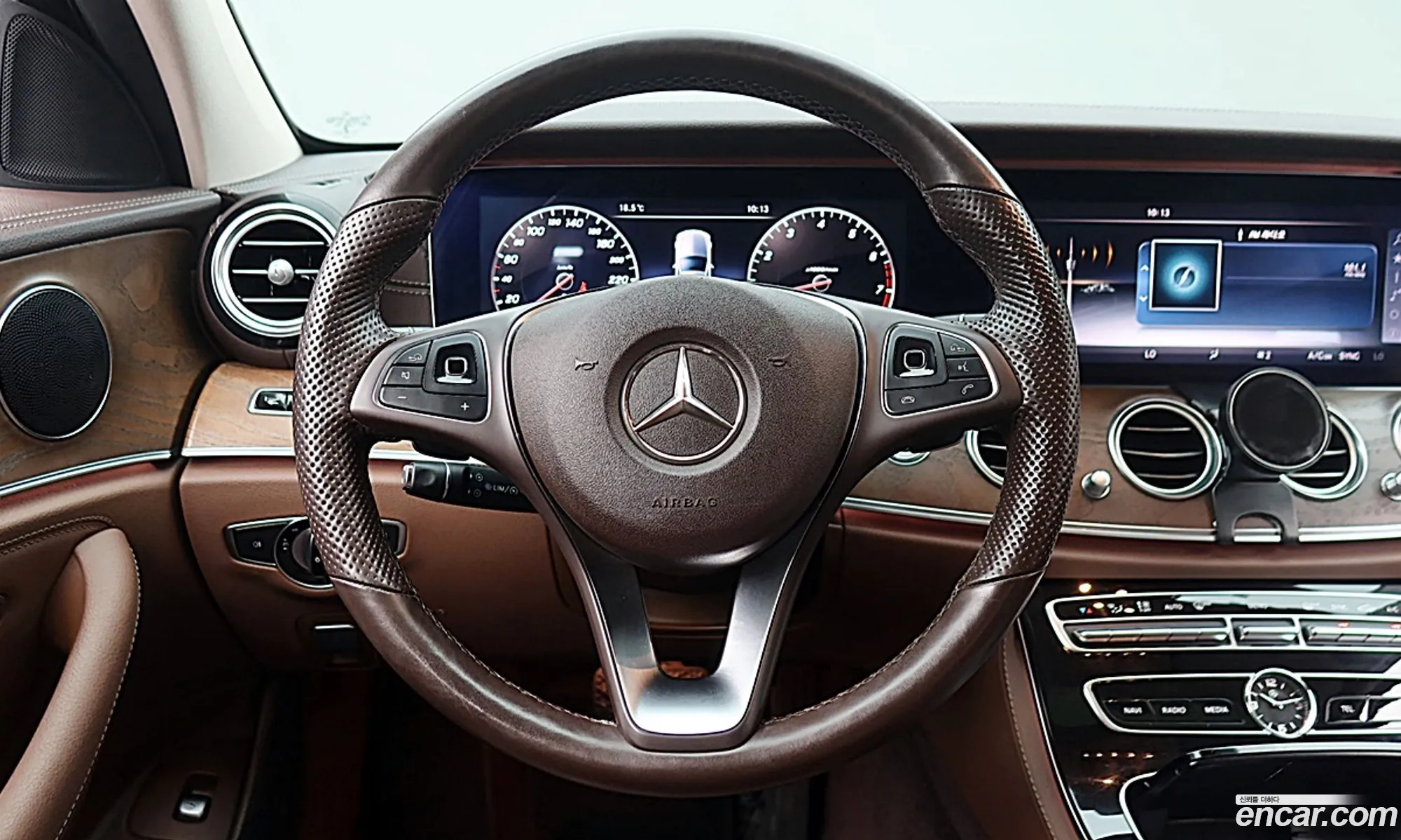 Mercedes-Benz E-Class W213 2017 — 14
