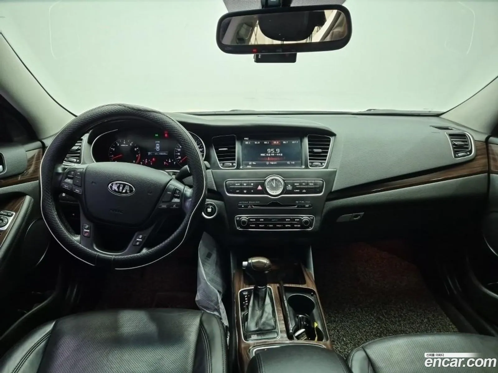 Kia K7 2015 — 12